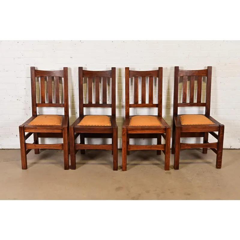 Stickley Brothers Sillas de comedor antiguas Mission Arts & Crafts de roble, set de cuatro Estadounidense en venta