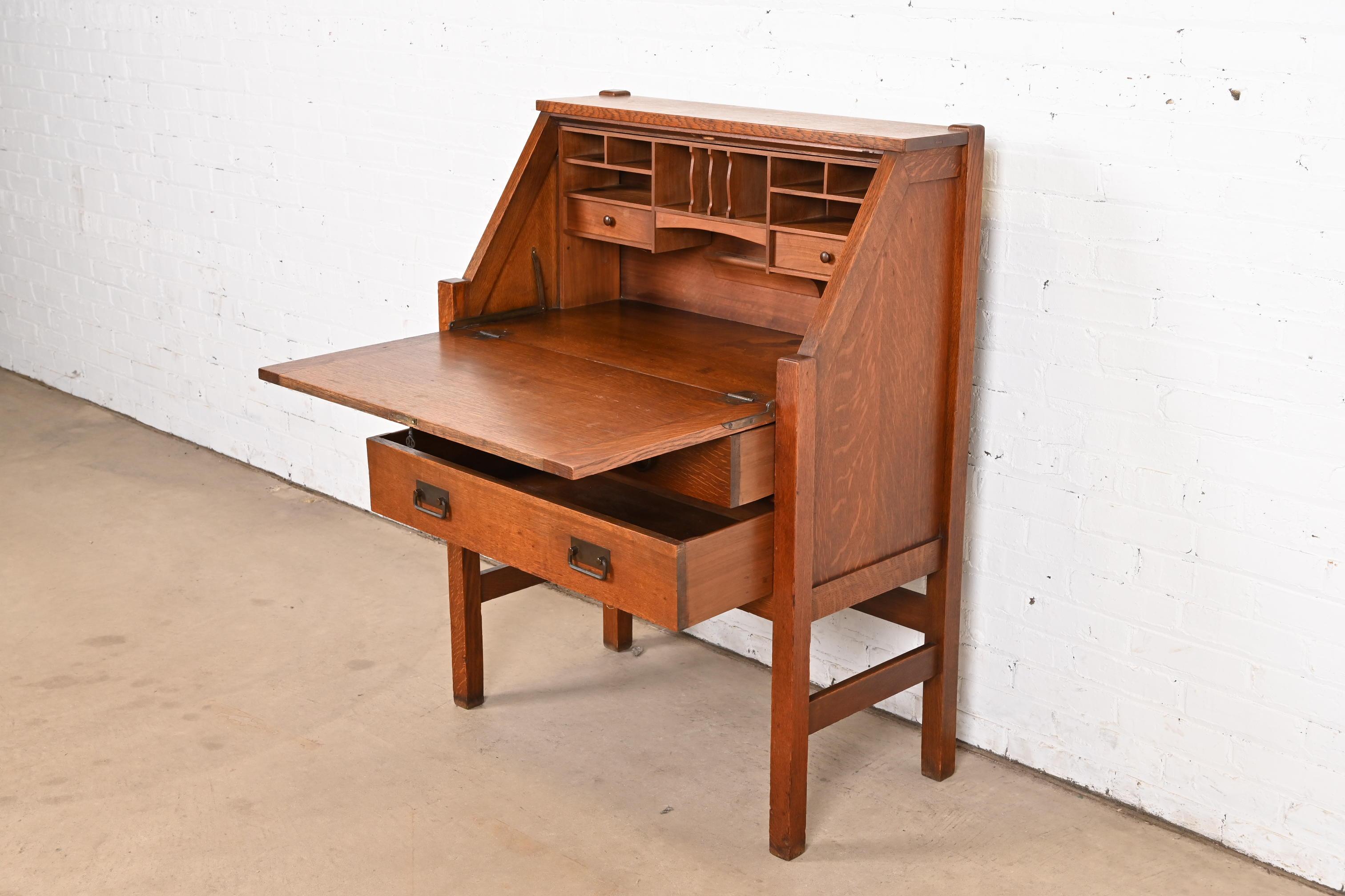 Stickley Brothers Escritorio antiguo Mission Oak Arts & Crafts con frente abatible siglo XX en venta