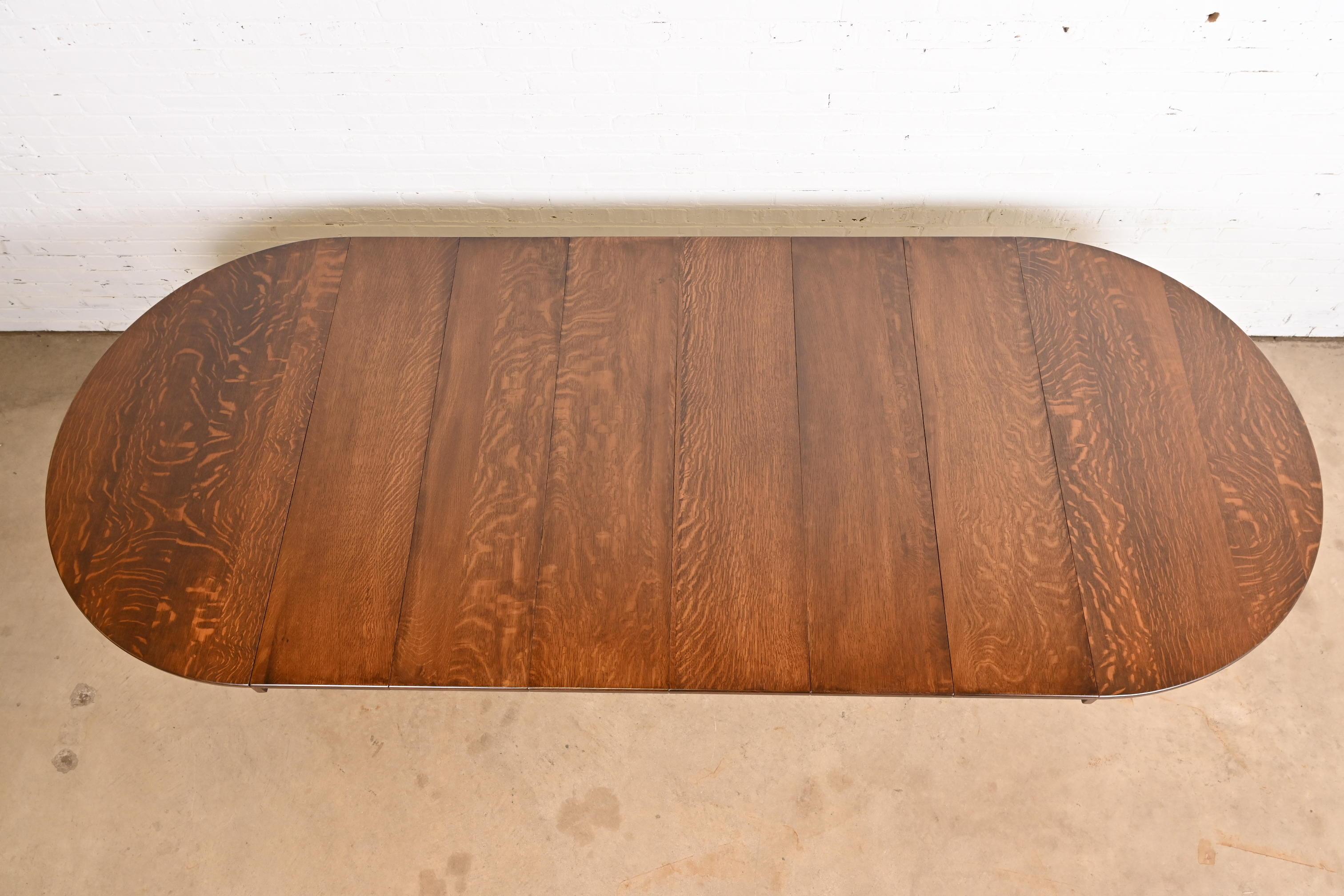 Américain Table de salle à manger à rallonge Mission en chêne Arts & Crafts de Stickley Brothers en vente