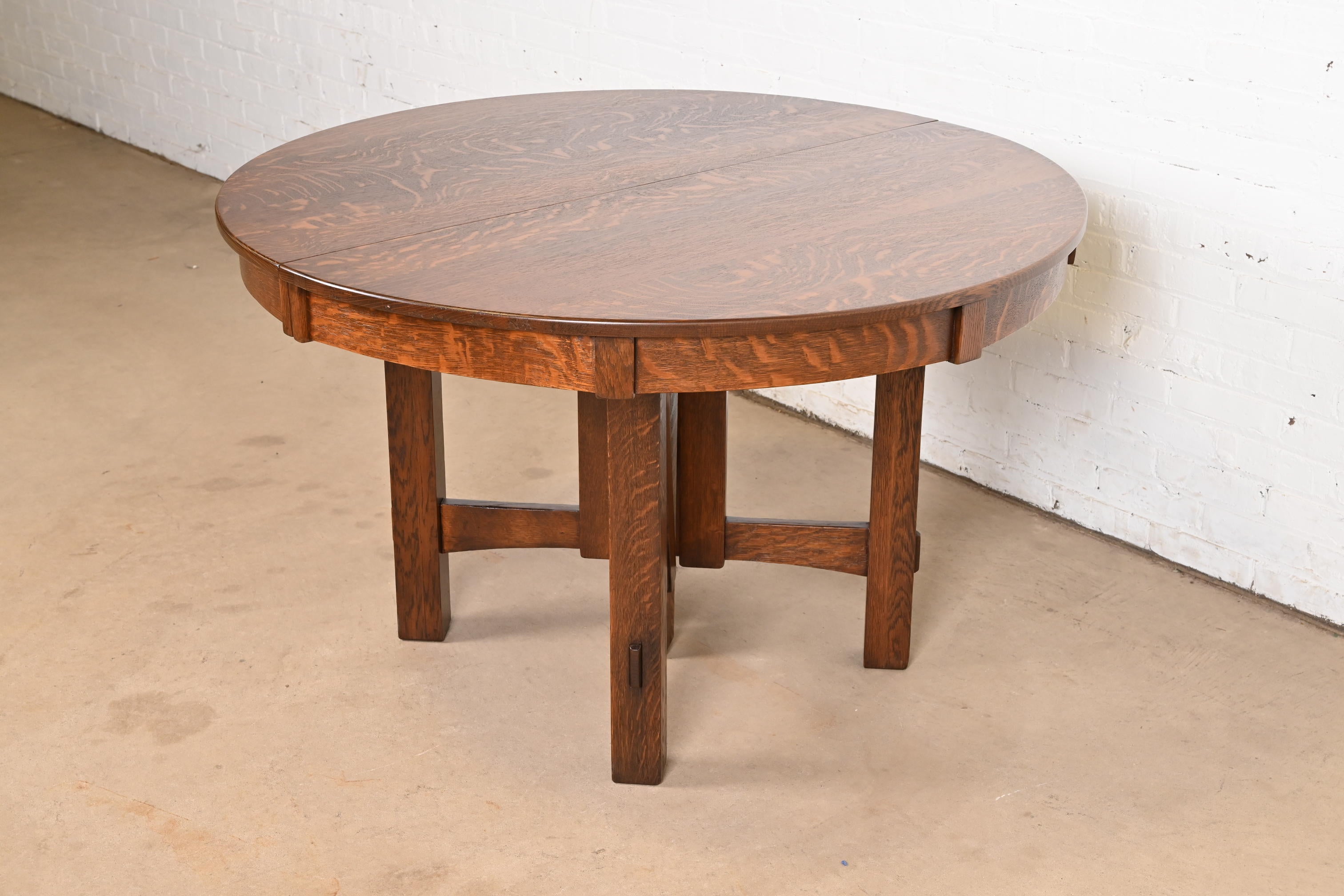 Table de salle à manger à rallonge Mission en chêne Arts & Crafts de Stickley Brothers en vente 1
