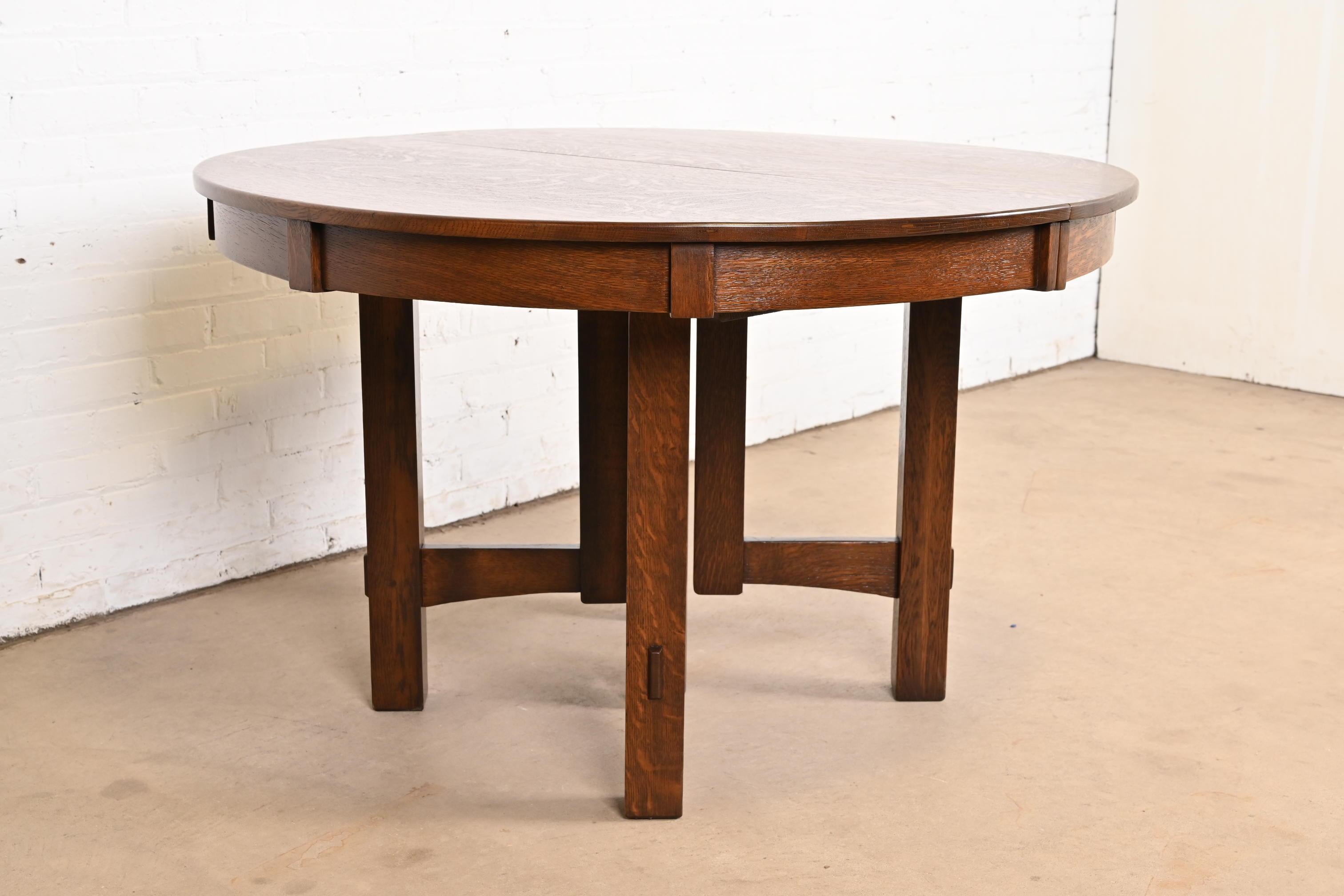 Table de salle à manger à rallonge Mission en chêne Arts & Crafts de Stickley Brothers en vente 2