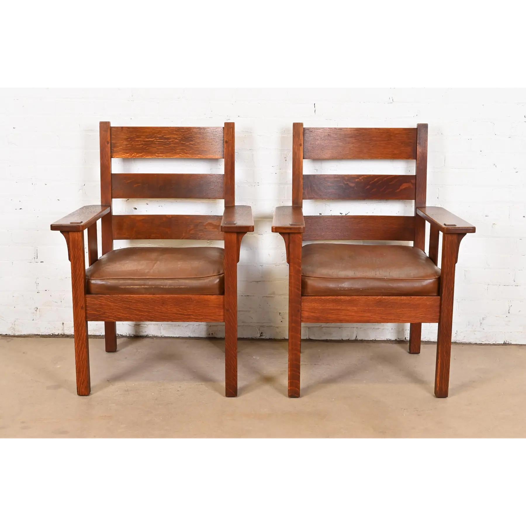 Stickley Brothers Antique Mission Oak Arts & Crafts Lounge Chairs, Pair In Good Condition For Sale In South Bend, IN