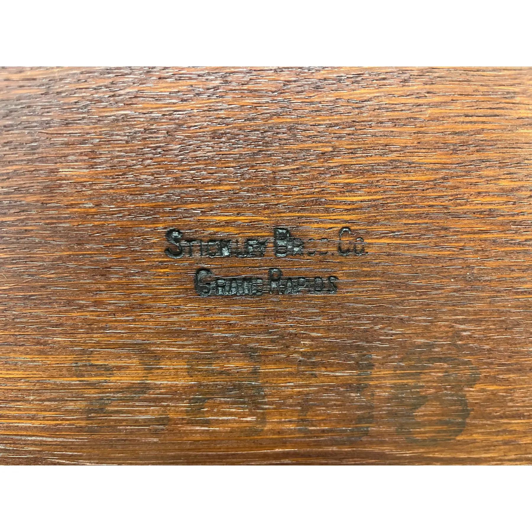 Stickley Brothers Tavolino Occasionale Mission Arts & Crafts in Oak, 1900 in vendita 4