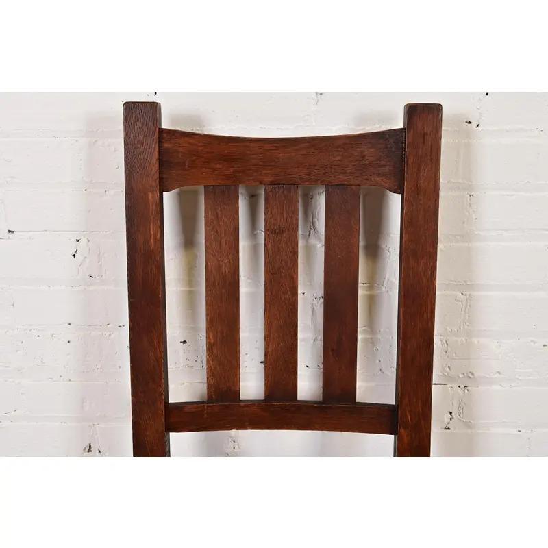 Stickley Brothers Antike Mission Arts & Crafts Eiche oder Esszimmerstühle, Paar (Leder) im Angebot