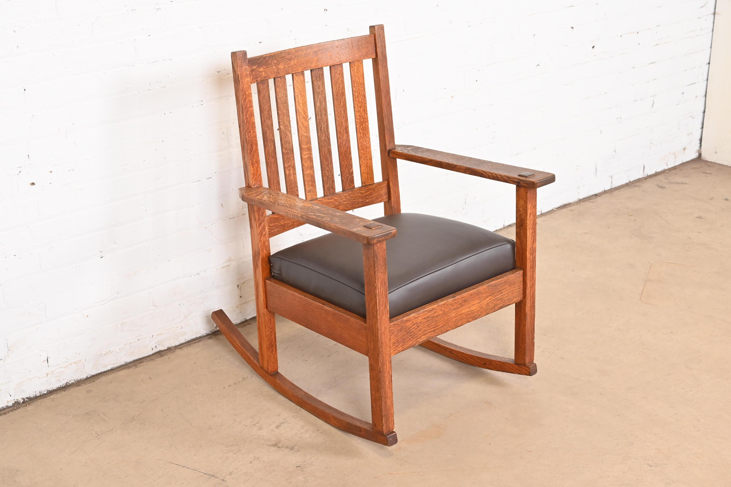 American Stickley Brothers Antique Mission Oak Arts & Crafts Rocking Chair, Circa 1900 For Sale