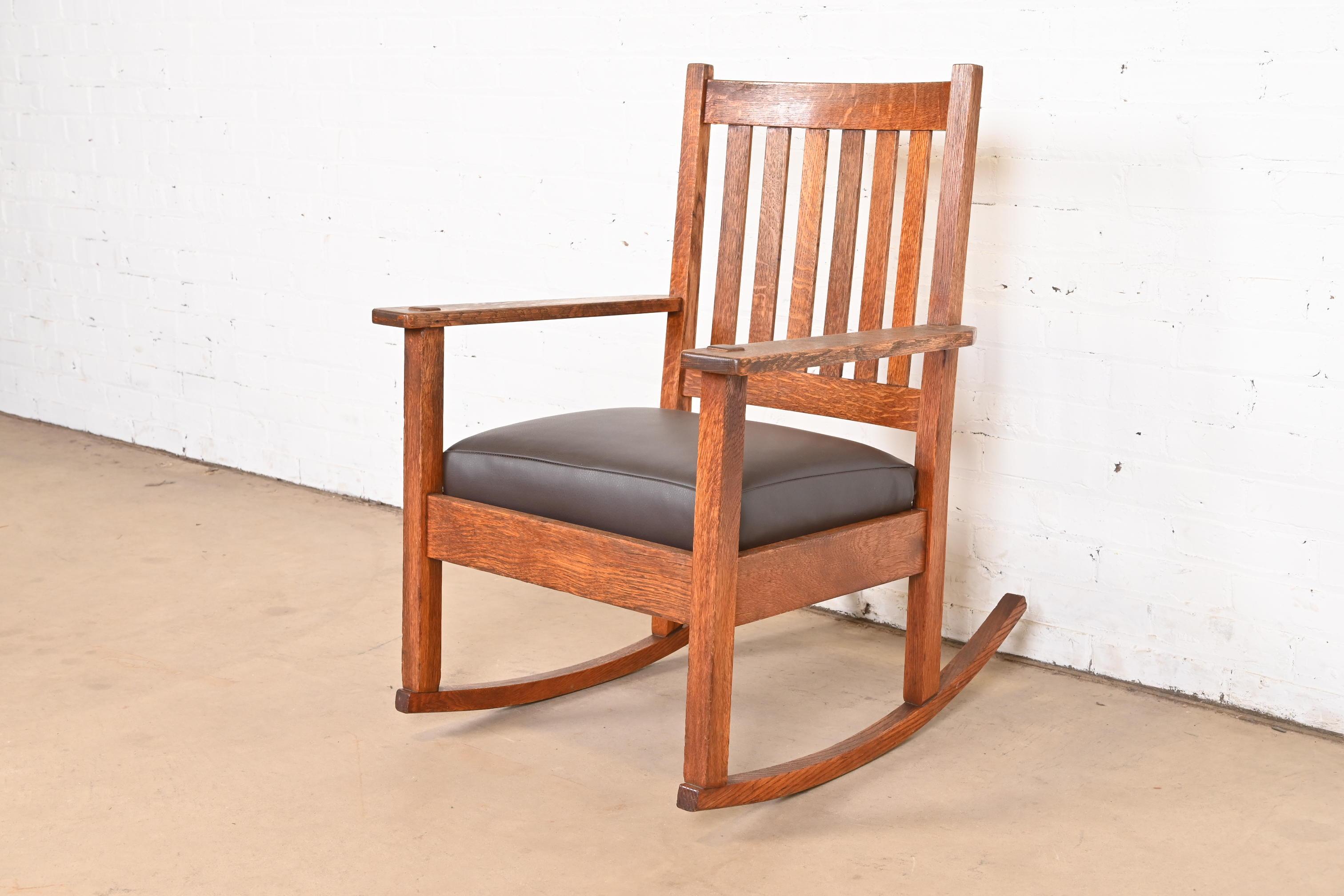 Stickley Brothers Antique Mission Oak Arts & Crafts Rocking Chair, Circa 1900 In Good Condition For Sale In South Bend, IN