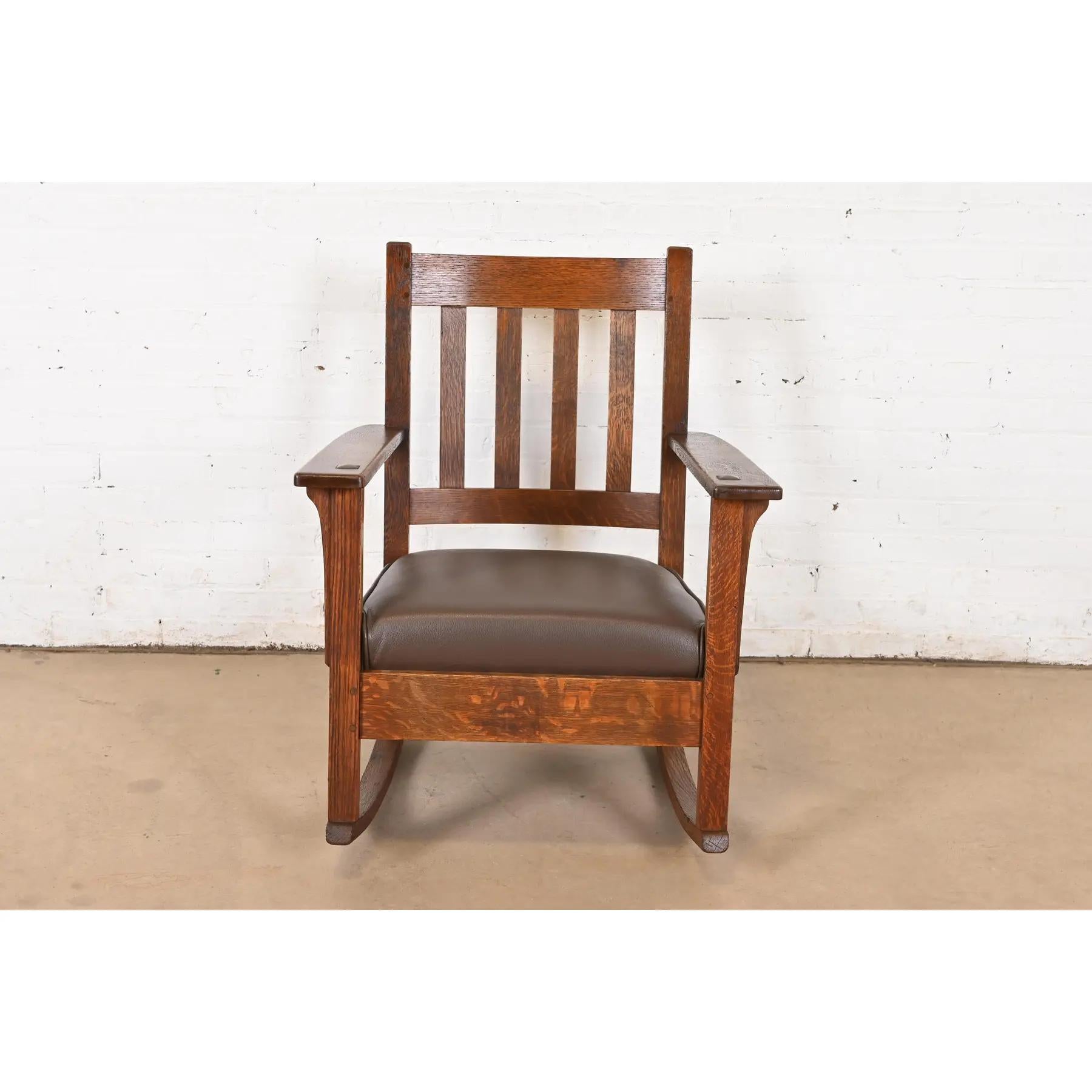 Stickley Brothers Antique Mission Oak Arts & Crafts Rocking Chair, Circa 1910 In Good Condition In South Bend, IN