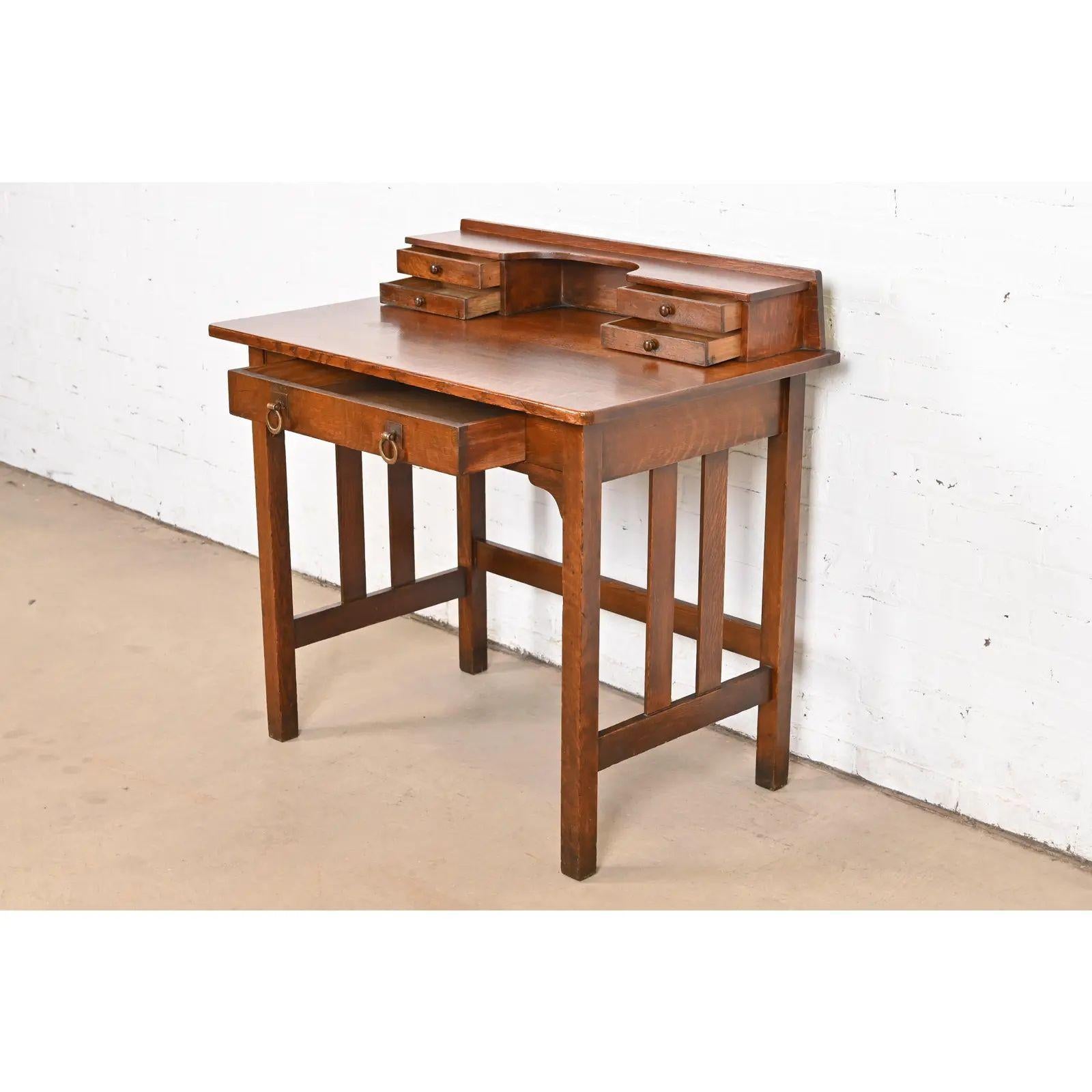 Stickley Brothers Antique Mission Oak Arts & Crafts Writing Desk, Circa 1900 In Good Condition For Sale In South Bend, IN