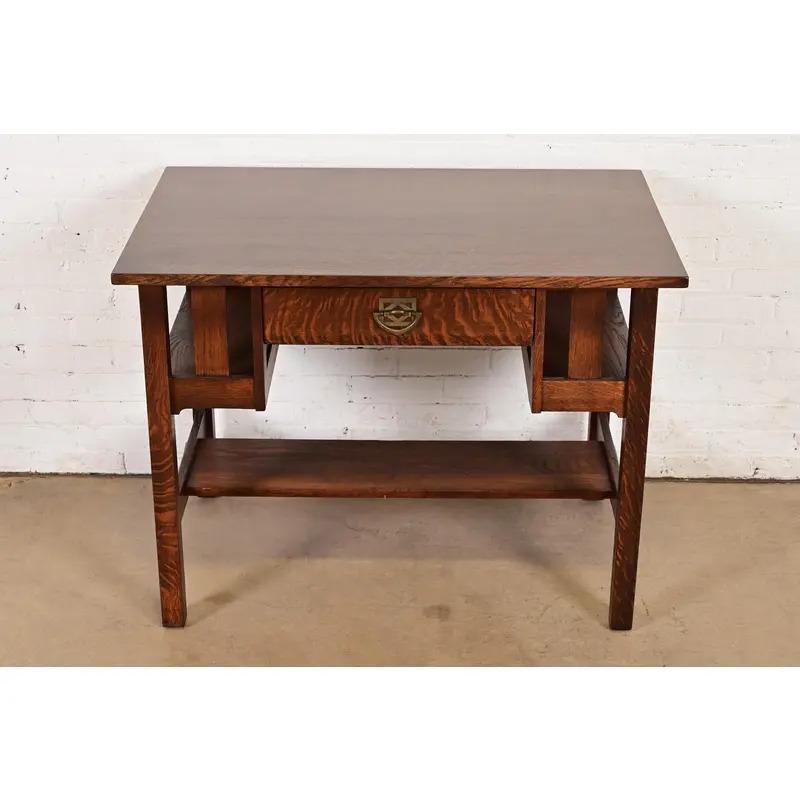 Stickley Brothers Arts & Crafts Schreibtisch mit eingebauten Bücherregalen, neu lackiert (amerikanisch) im Angebot