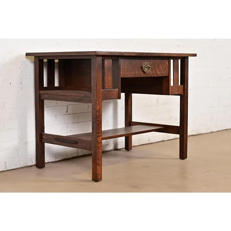 Stickley Brothers Arts & Crafts Schreibtisch mit eingebauten Bücherregalen, neu lackiert im Zustand „Gut“ im Angebot in South Bend, IN