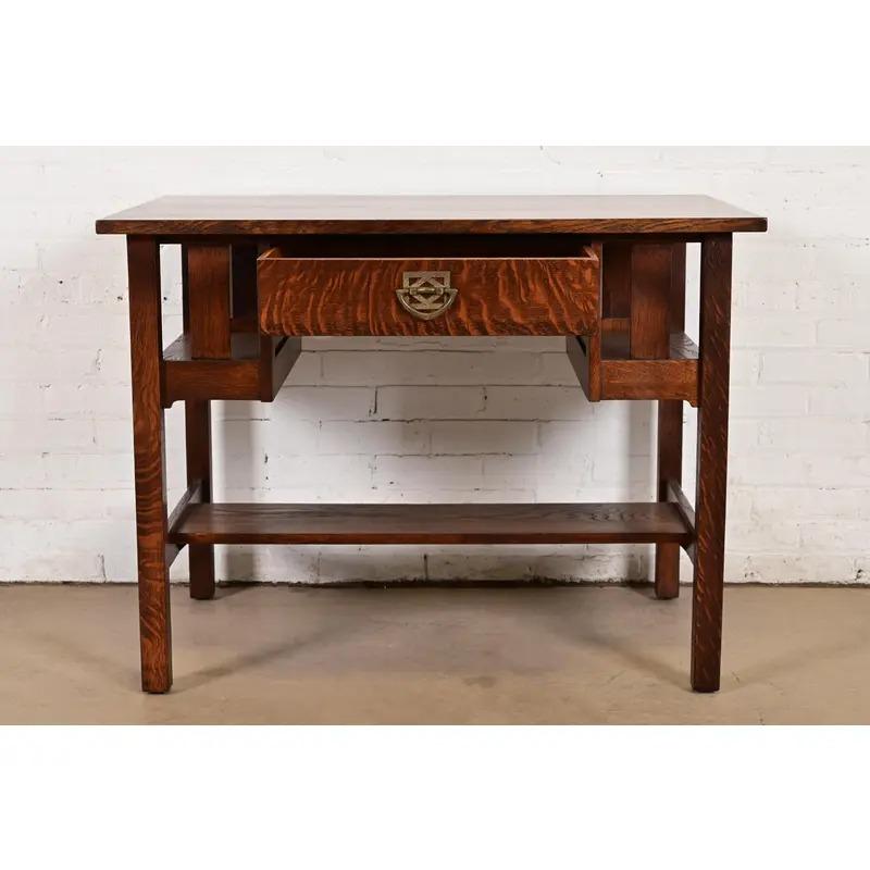 Stickley Brothers Arts & Crafts Schreibtisch mit eingebauten Bücherregalen, neu lackiert (20. Jahrhundert) im Angebot