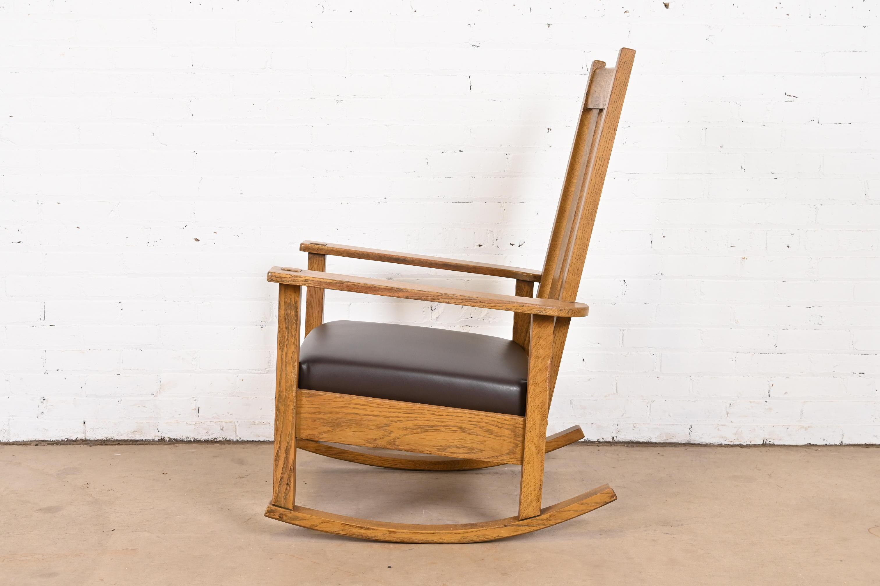 Stickley Brothers Arts & Crafts Oak and Leather Rocking Chair, Circa 1900 4