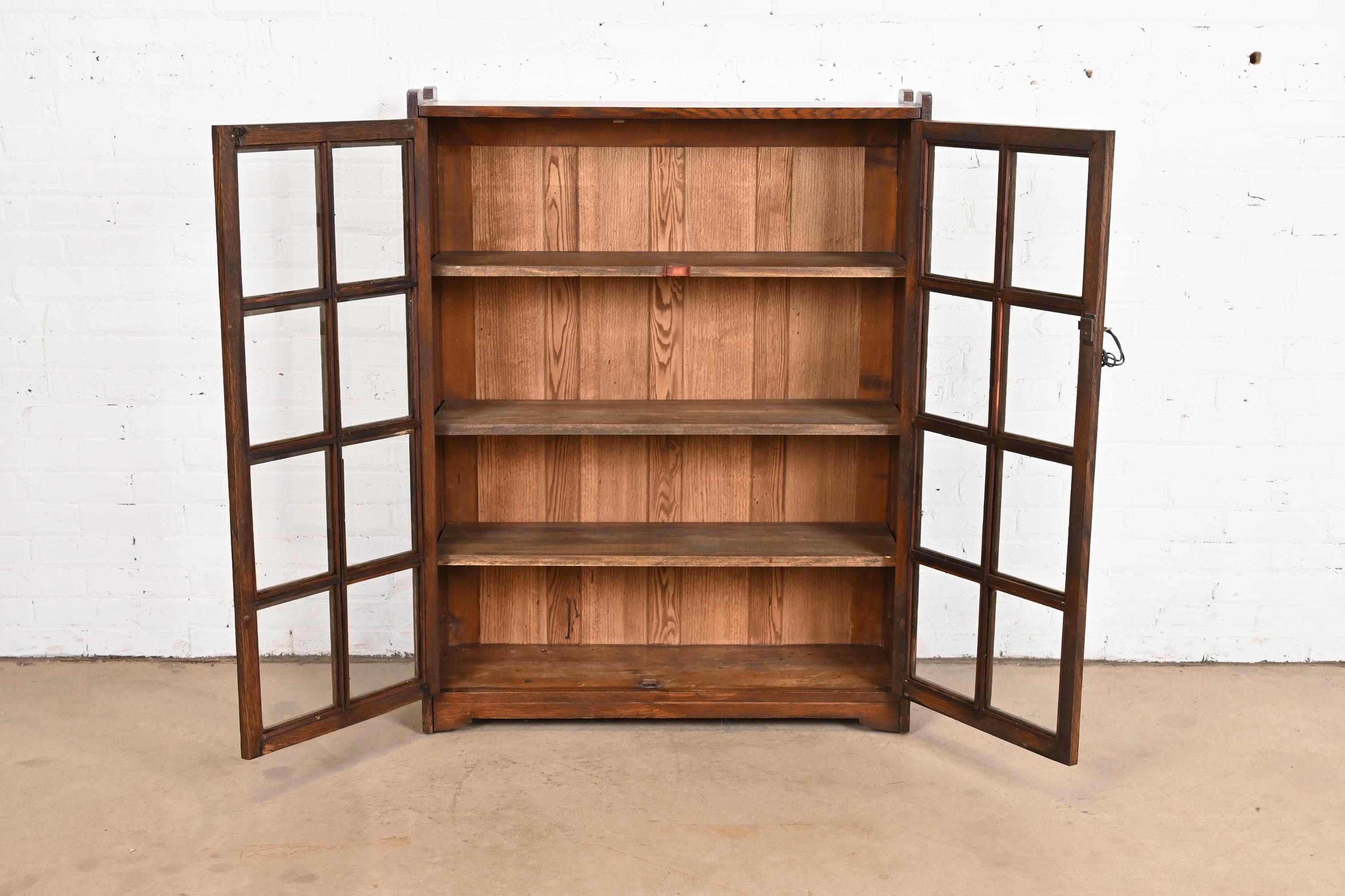20th Century Stickley Brothers Mission Oak Arts and Crafts Bookcase, Circa 1900 For Sale