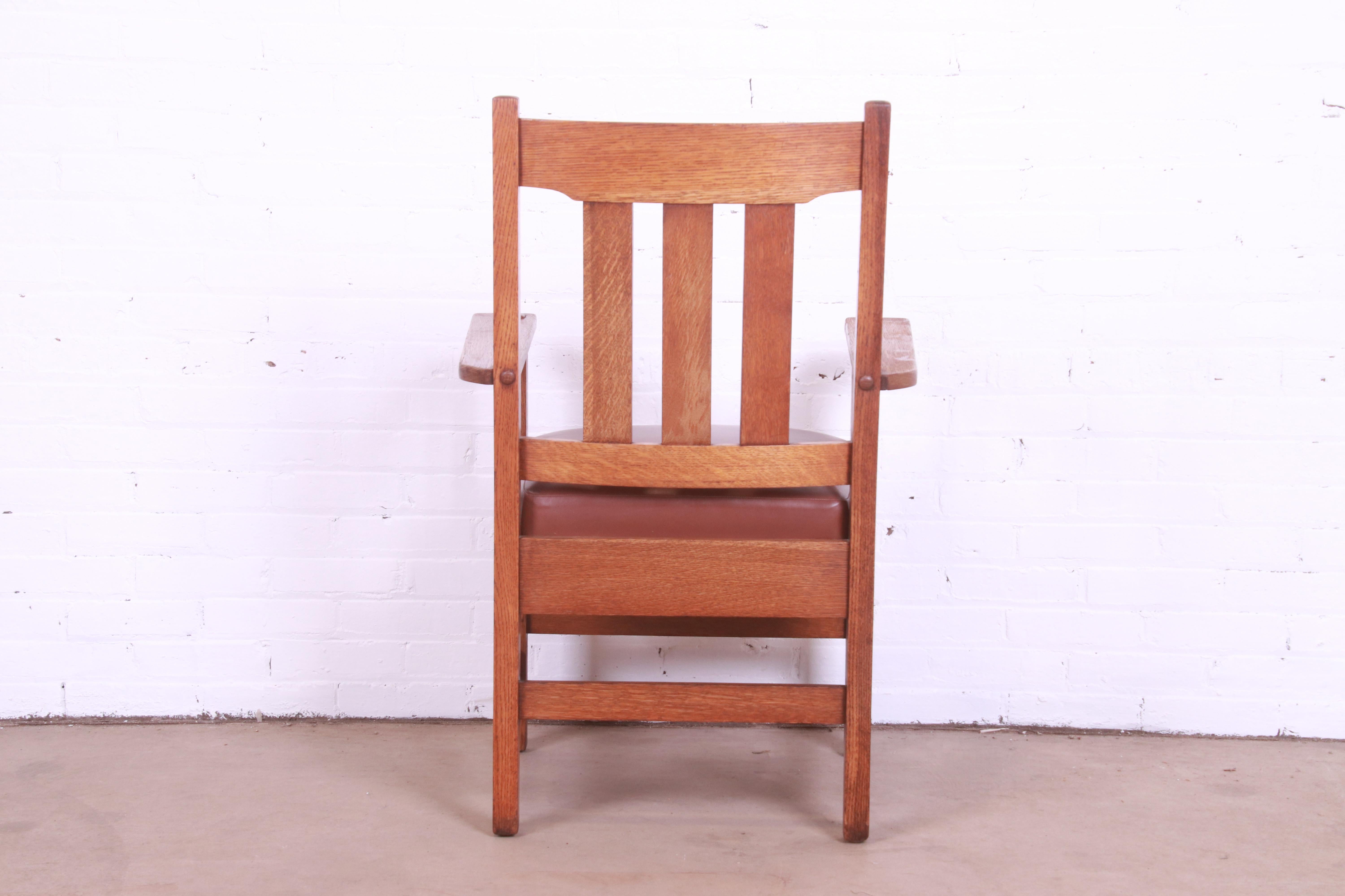 Paire de fauteuils Arts & Crafts Mission en chêne de Stickley Brothers en vente 2