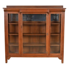 Bibliothèque Arts and Crafts Mission en chêne de Stickley Brothers, datant d'environ 1900
