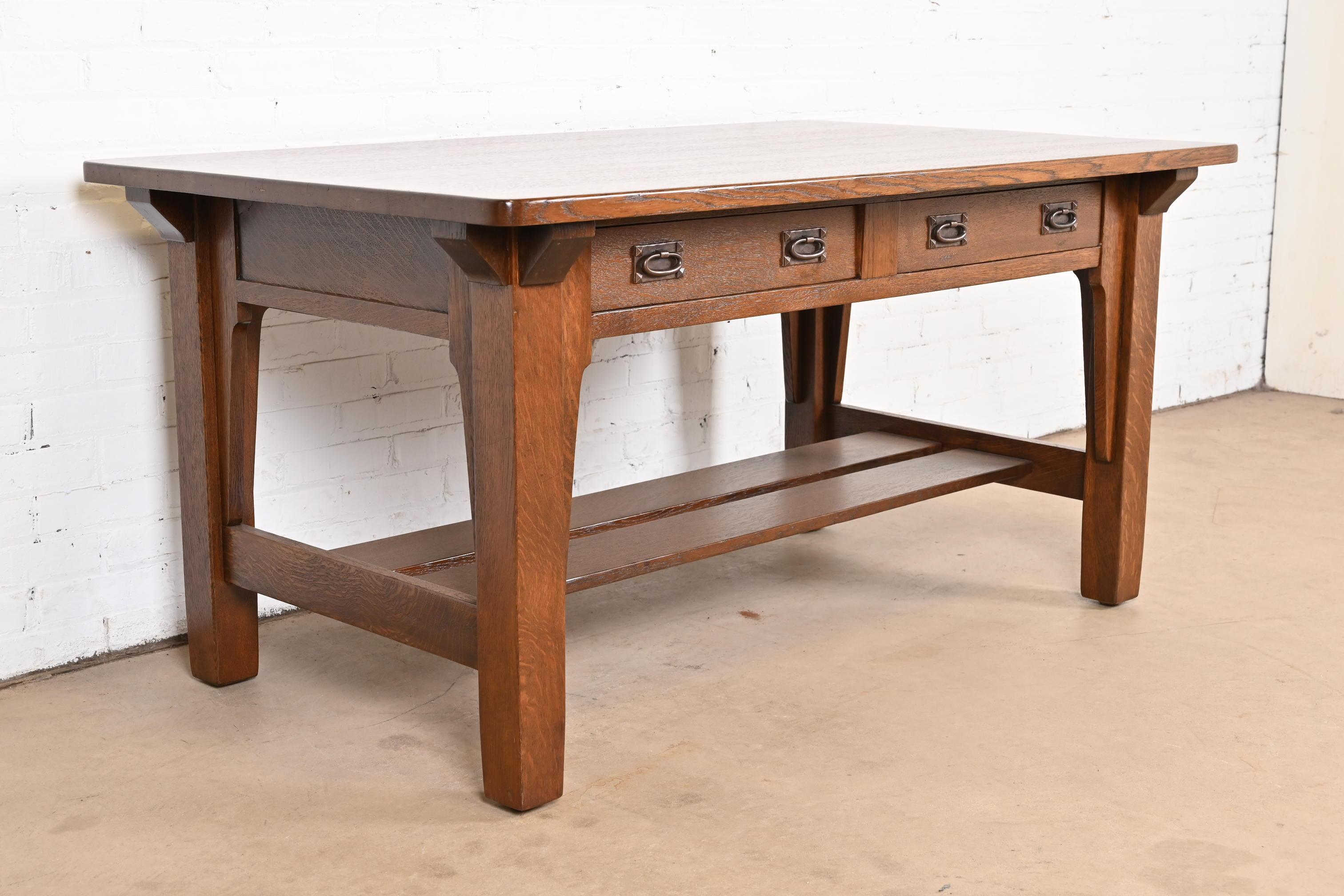 20ième siècle Table de bureau ou de bibliothèque Stickley Brothers Mission en chêne Arts & Crafts, restaurée en vente