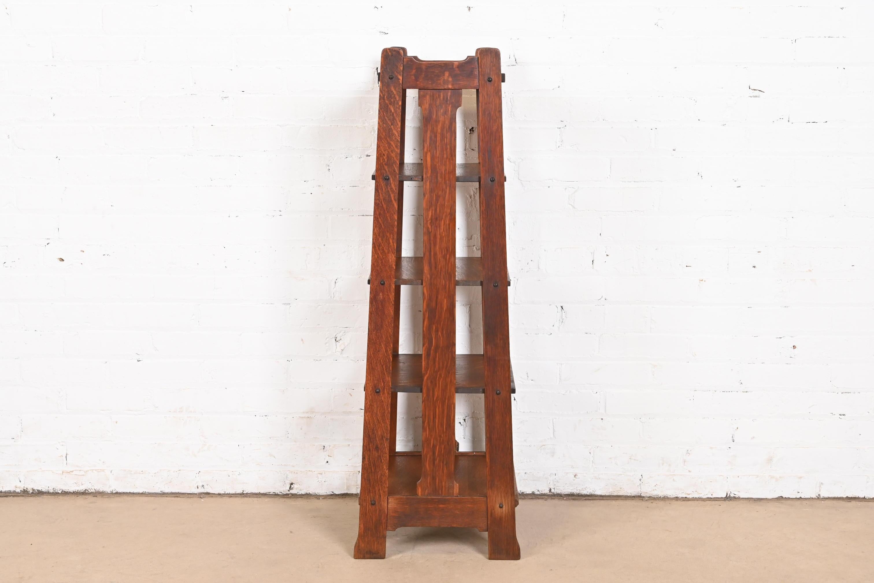 Librería o revistero de listones en Mission Arts & Crafts de Stickley Brothers Oak en venta 4
