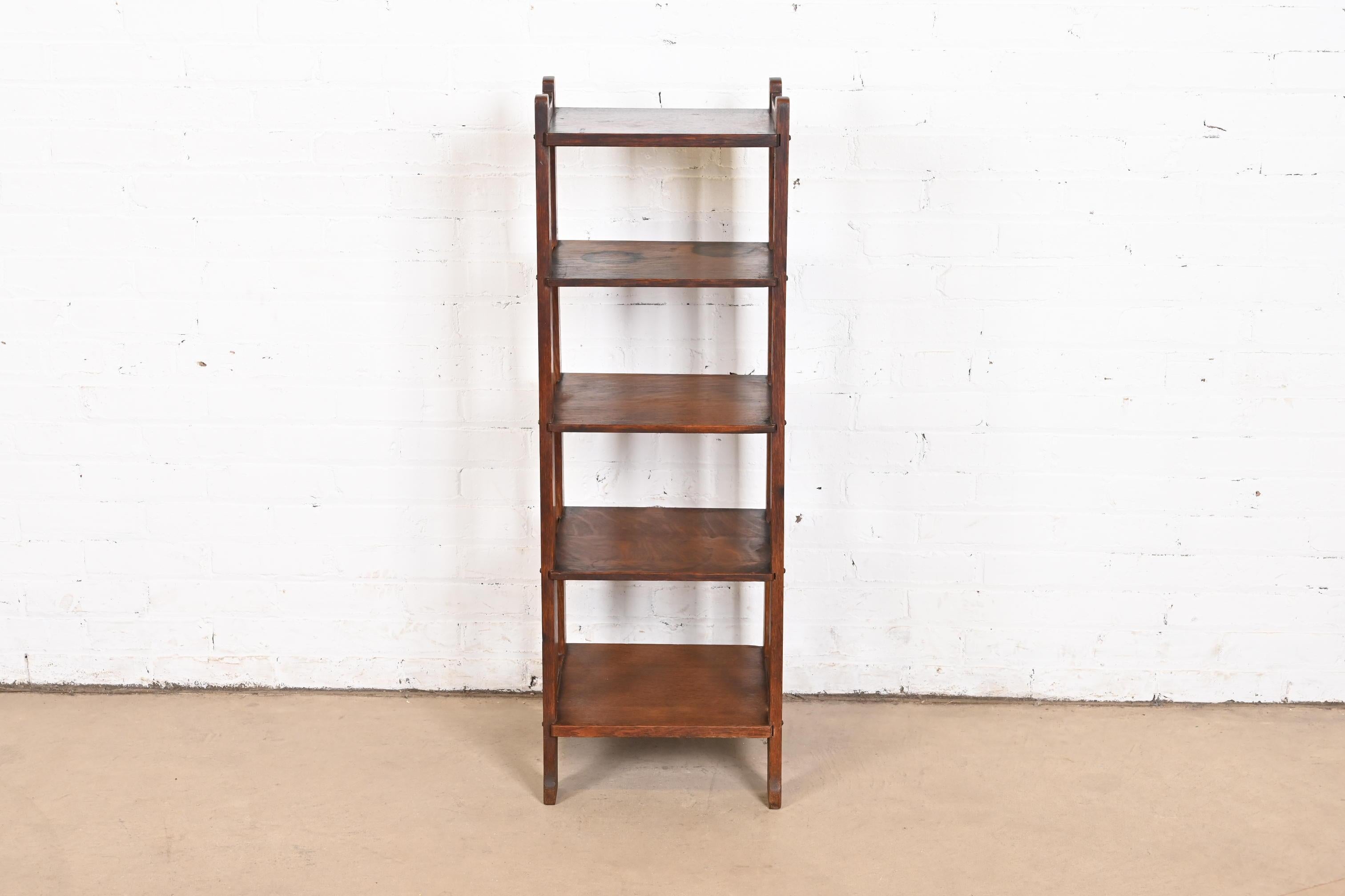 Librería o revistero de listones en Mission Arts & Crafts de Stickley Brothers Oak siglo XX en venta