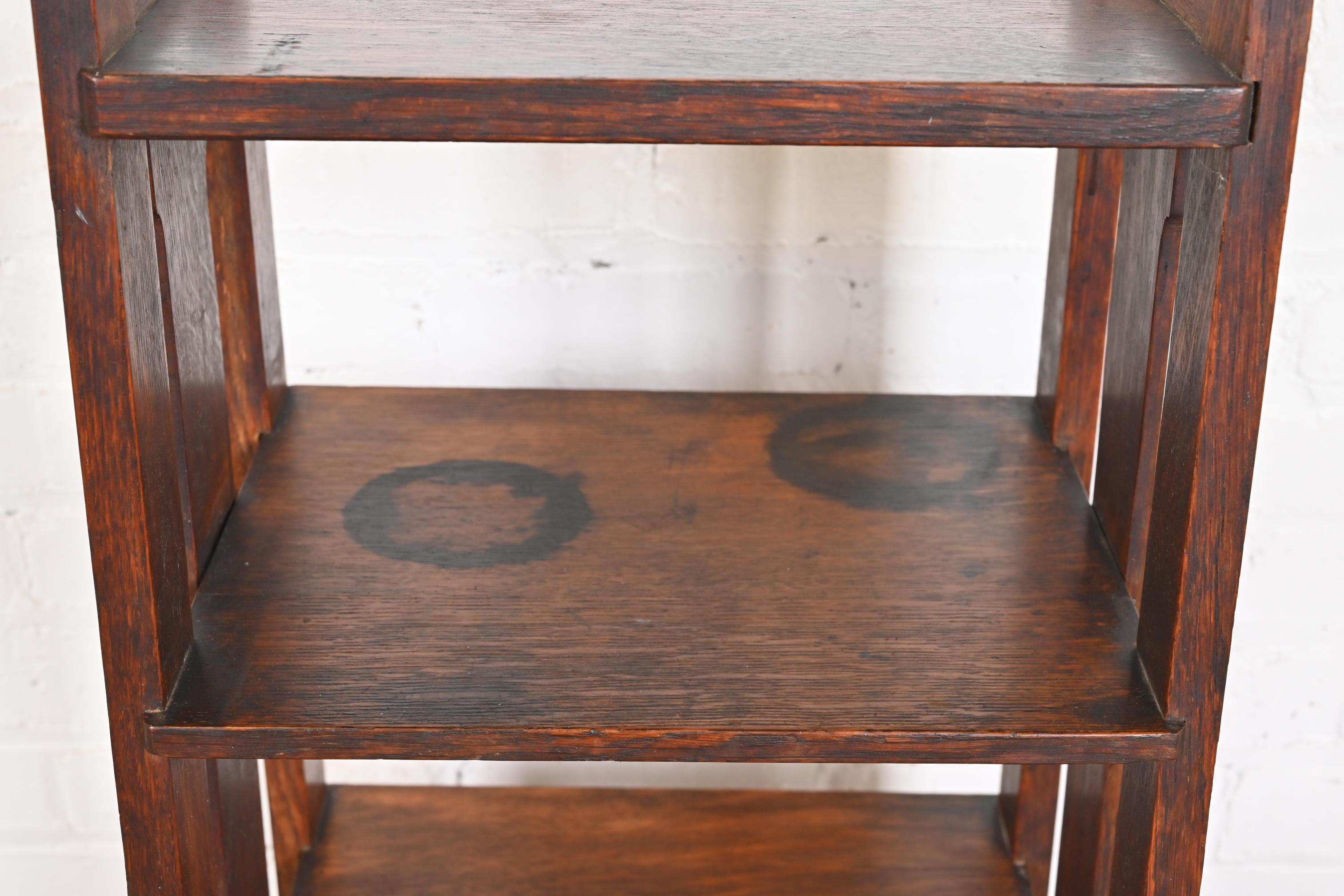 Librería o revistero de listones en Mission Arts & Crafts de Stickley Brothers Oak en venta 2