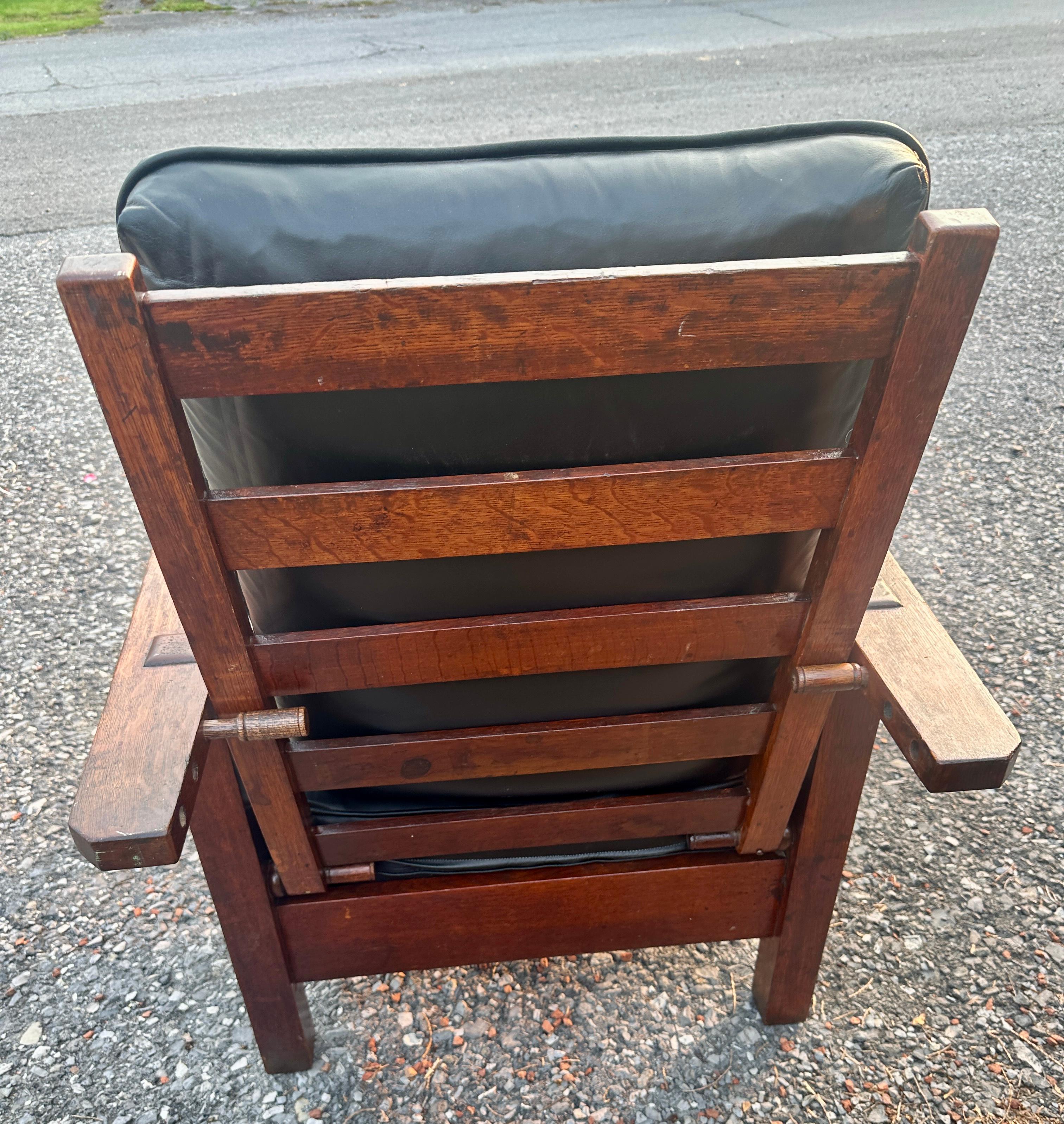 Chaise Morris de Stickley Brothers (Recliner) Model No. 64.  Signé ! - W8029 en vente 7