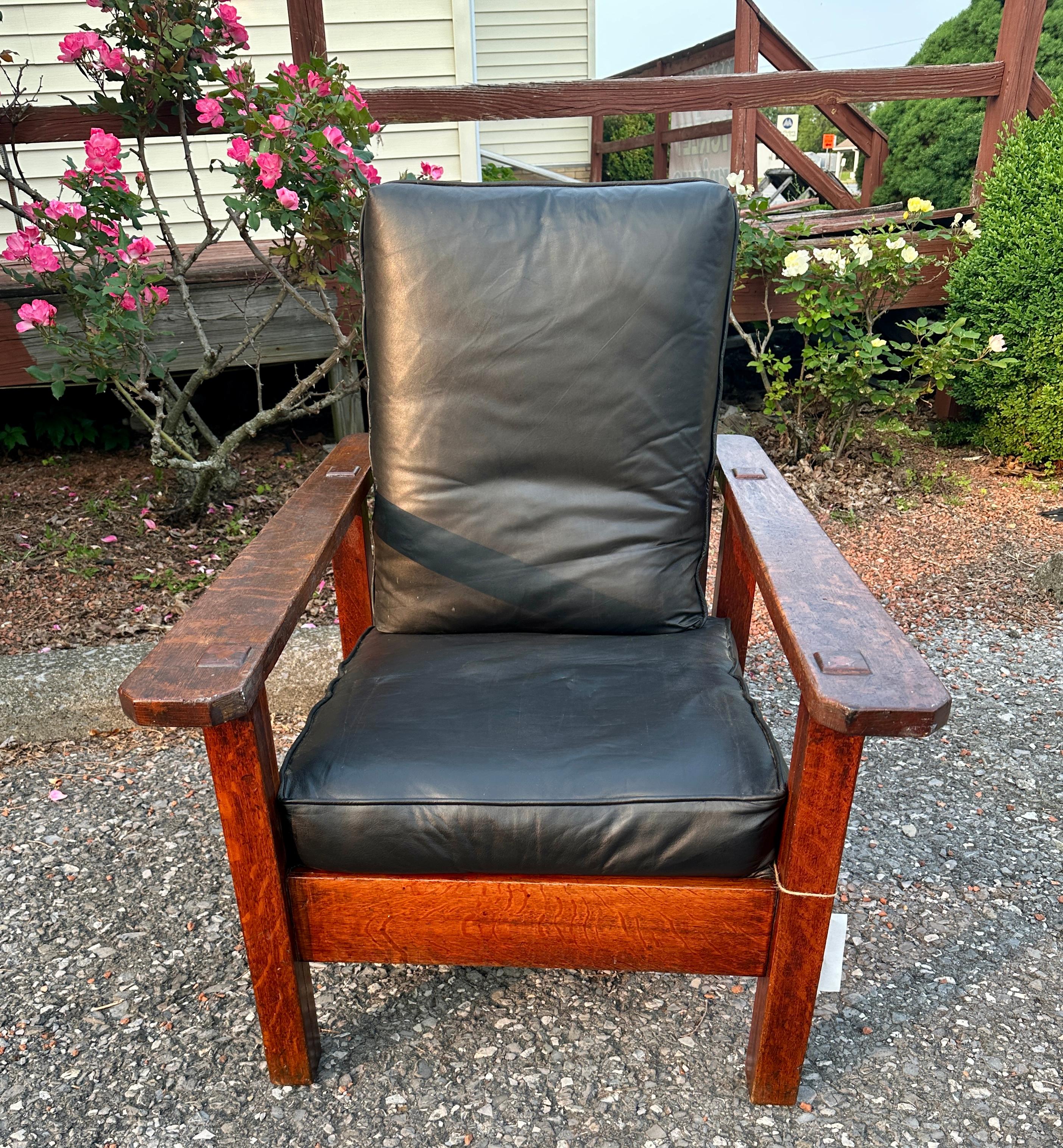 Chaise Morris de Stickley Brothers (Recliner) Model No. 64.  Signé ! - W8029 en vente 1