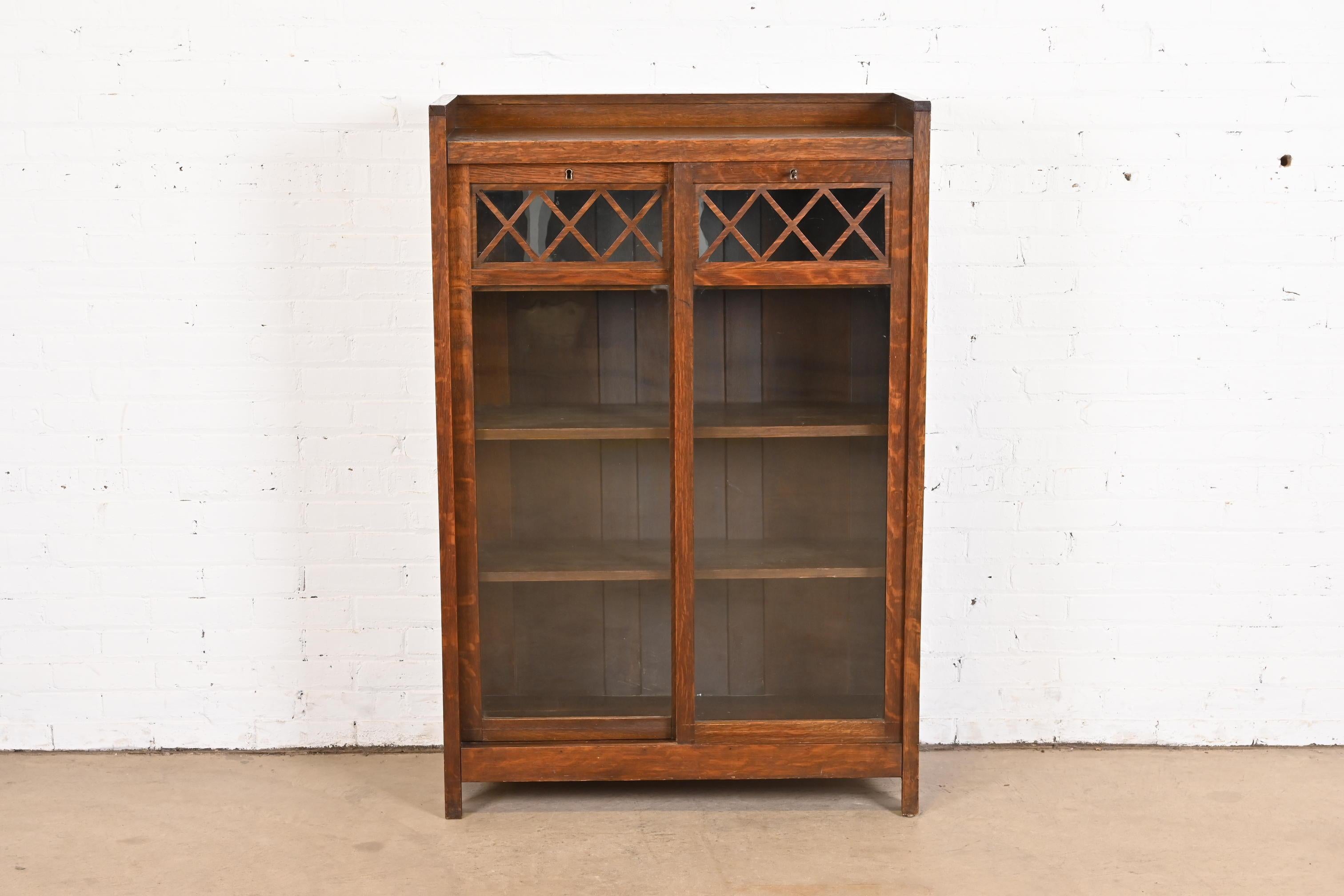 American Stickley Brothers Style Antique Mission Oak Arts and Crafts Bookcase, Circa 1900