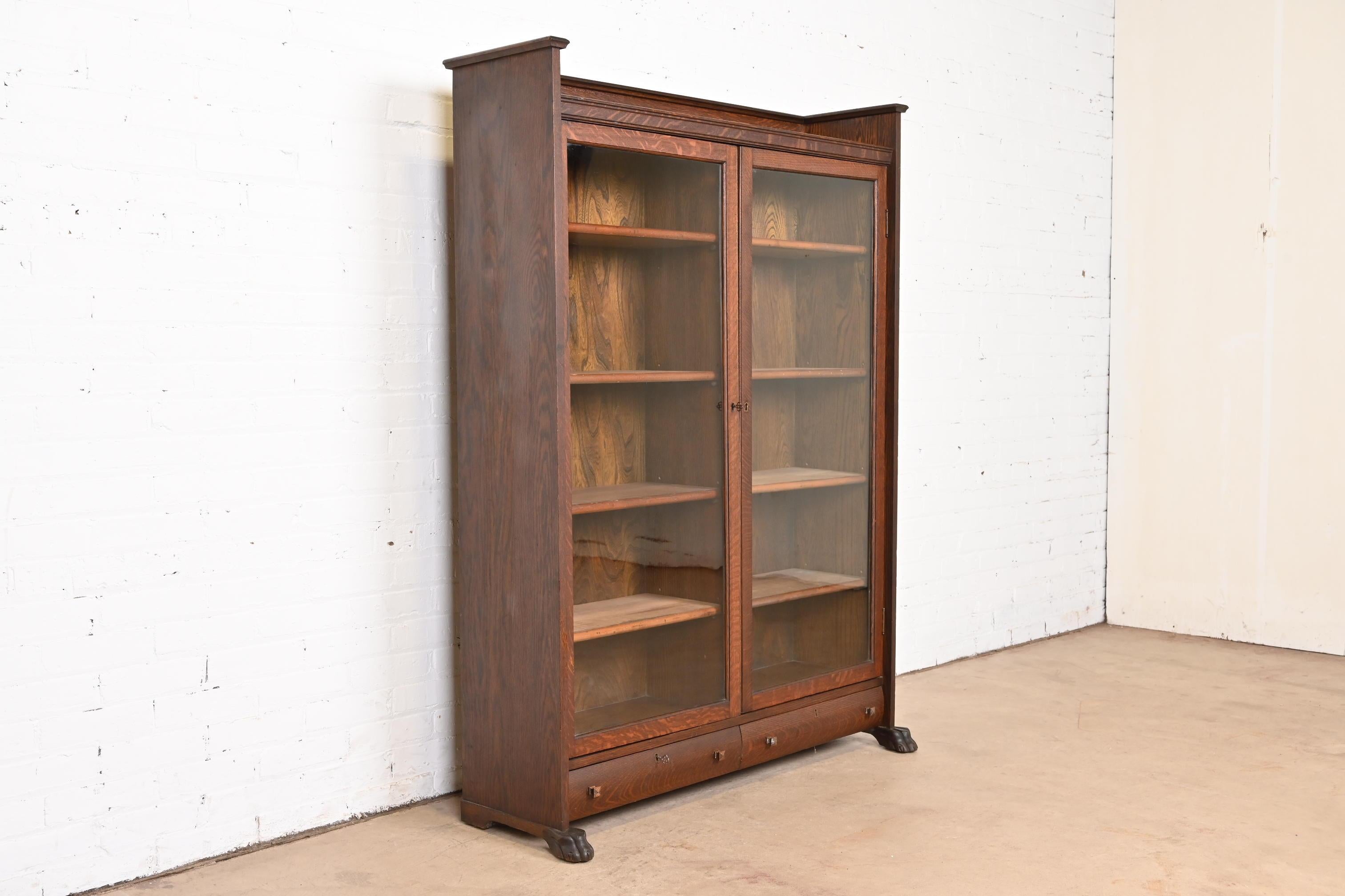 Stickley Brothers Style Antique Mission Oak Arts and Crafts Bookcase, Circa 1900 In Good Condition In South Bend, IN