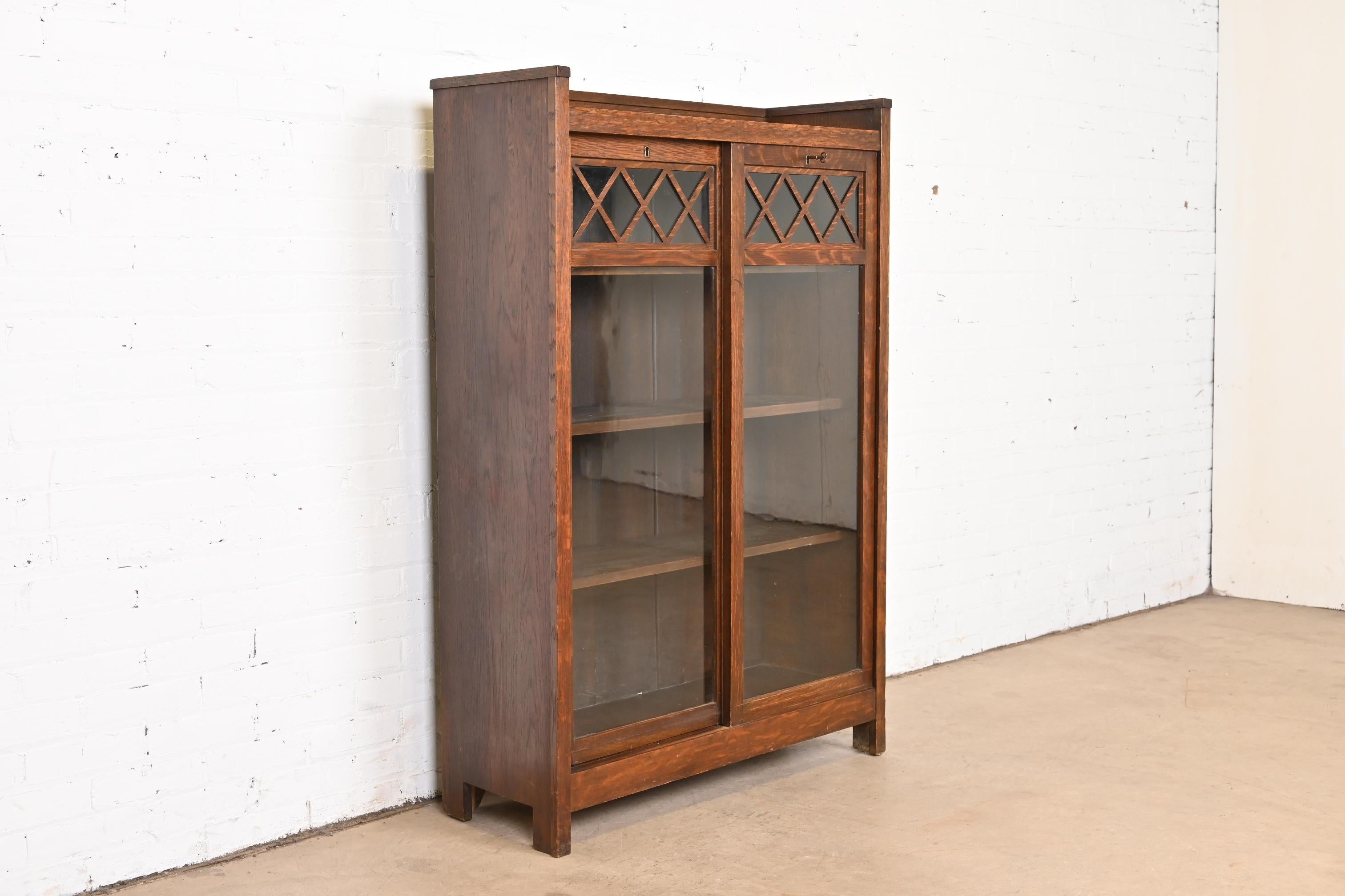 20th Century Stickley Brothers Style Antique Mission Oak Arts and Crafts Bookcase, Circa 1900