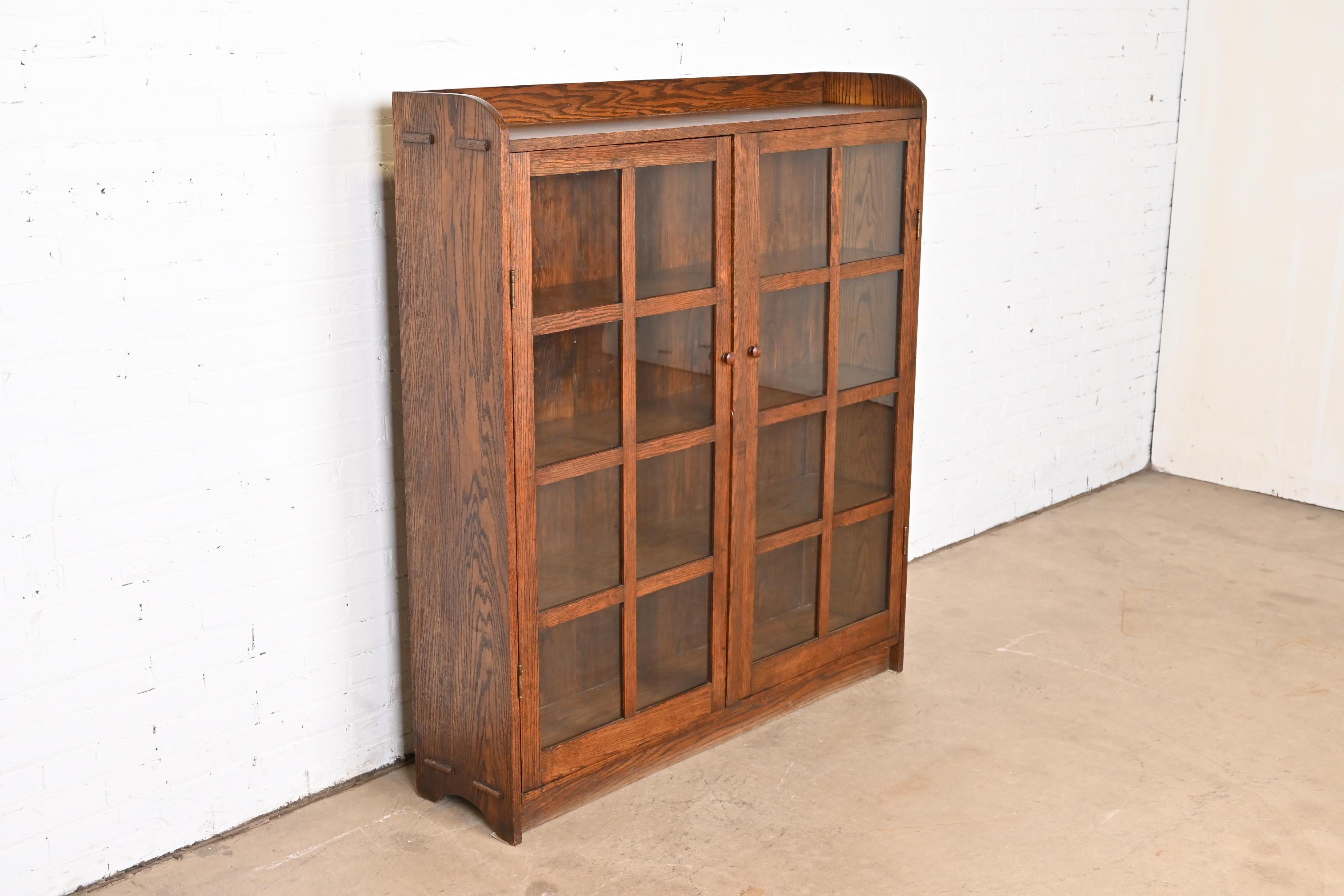 20th Century Stickley Brothers Style Antique Mission Oak Arts and Crafts Bookcase, Circa 1900