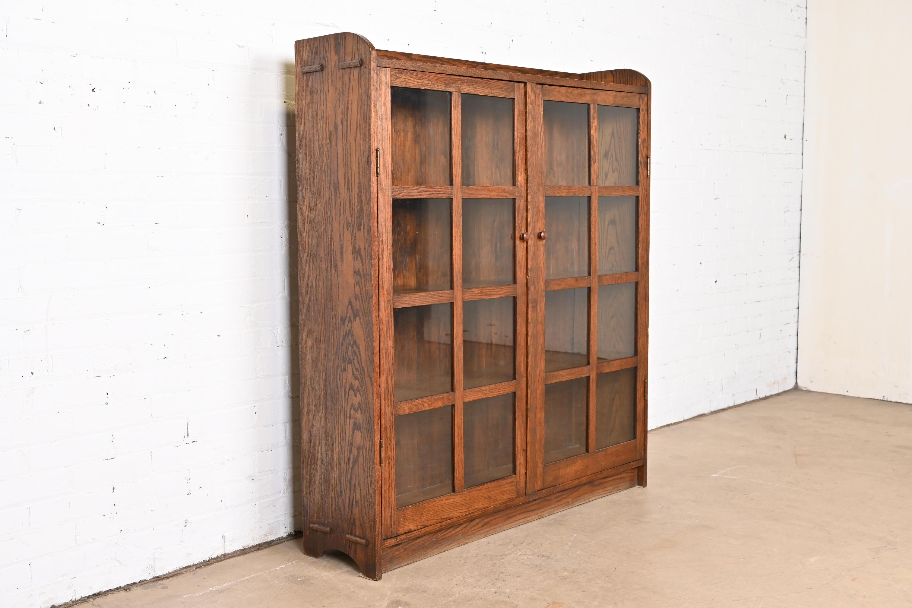 Glass Stickley Brothers Style Antique Mission Oak Arts and Crafts Bookcase, Circa 1900