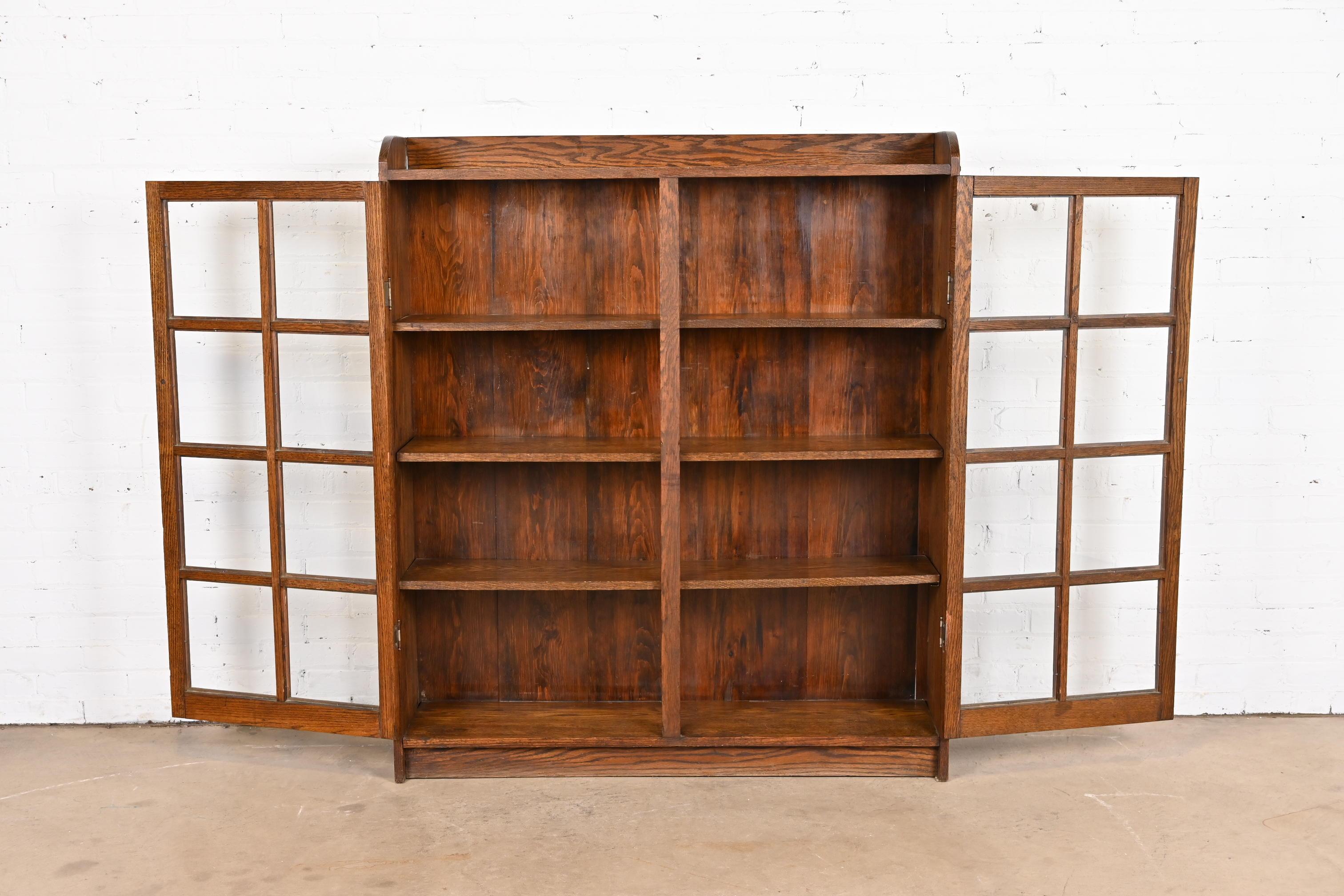 Stickley Brothers Style Antique Mission Oak Arts and Crafts Bookcase, Circa 1900 1