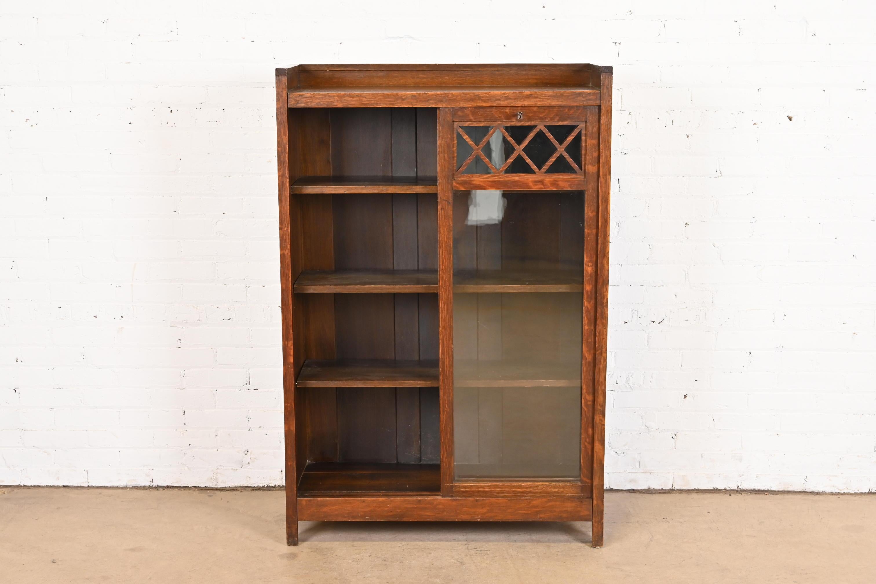 Stickley Brothers Style Antique Mission Oak Arts and Crafts Bookcase, Circa 1900 2