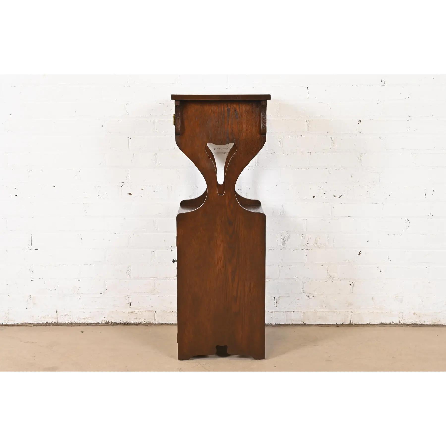 Cellaretto antico in stile Stickley Brothers, Mission Arts & Crafts, circa 1910 in vendita 5