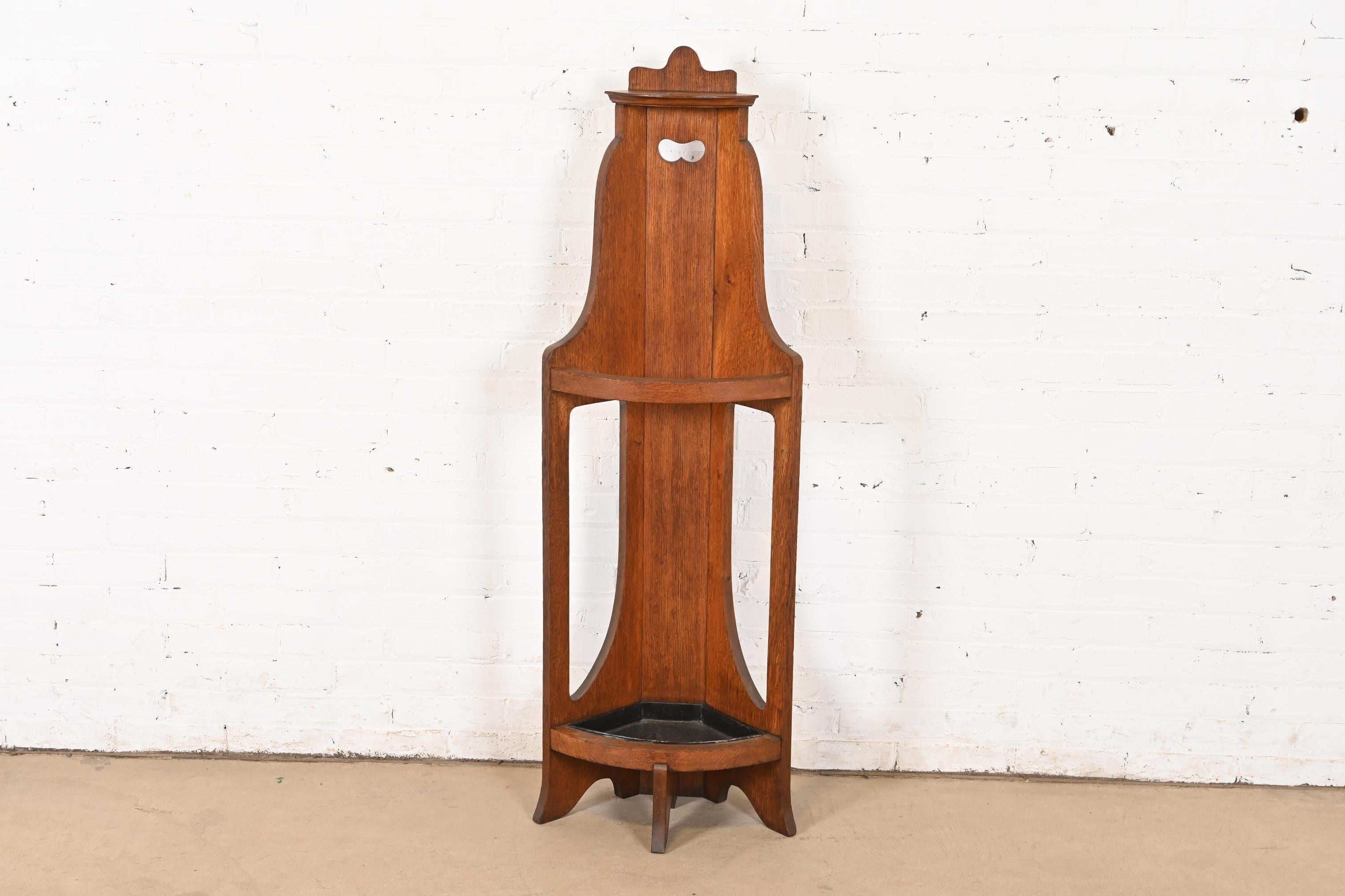 Arts and Crafts Stickley Brothers Style Antique Mission Arts & Craft Oak Corner Umbrella Stand en vente