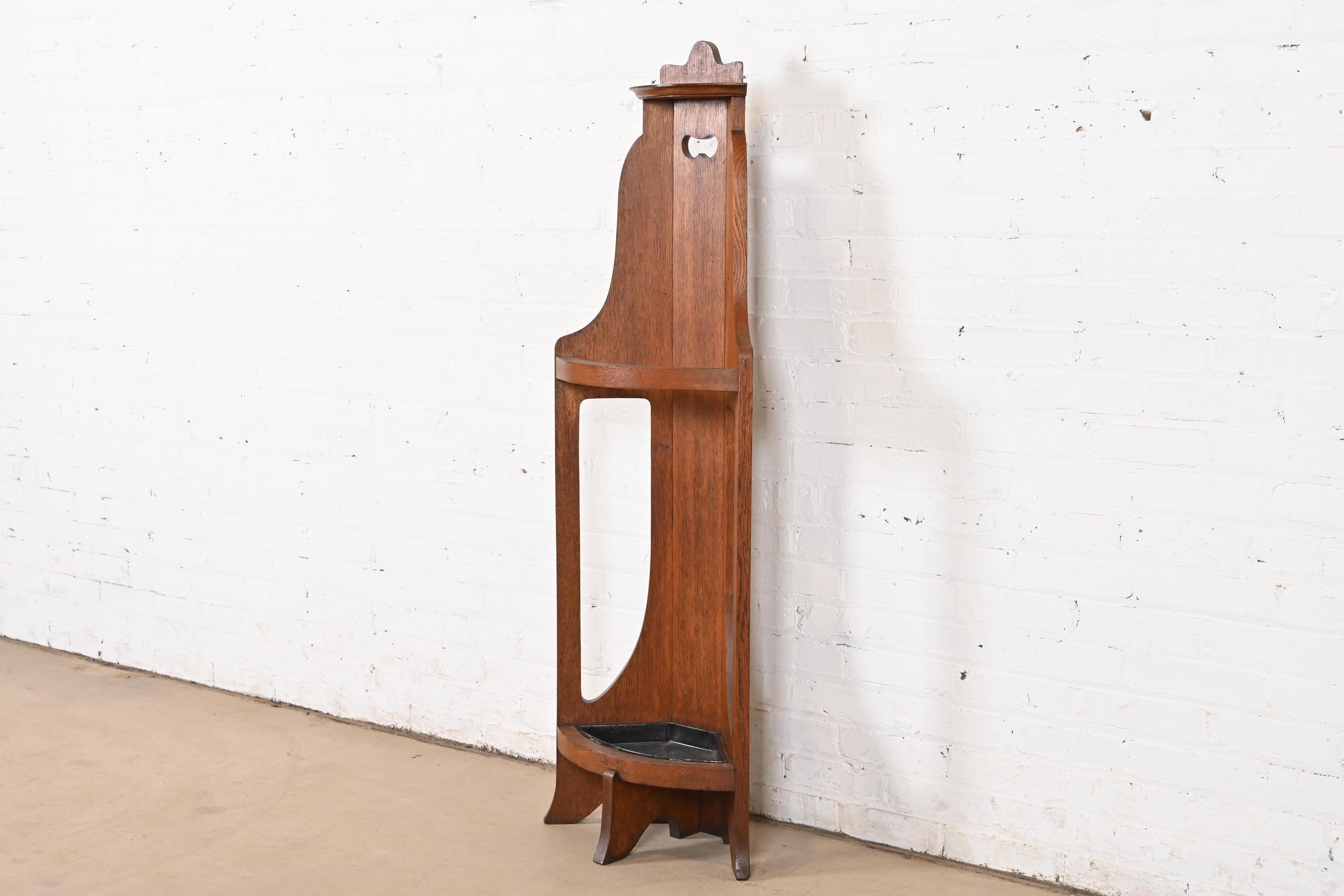 Américain Stickley Brothers Style Antique Mission Arts & Craft Oak Corner Umbrella Stand en vente