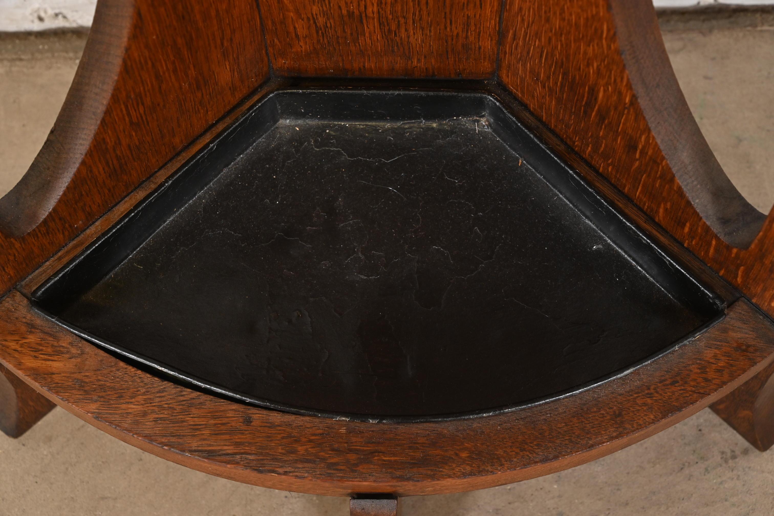 Stickley Brothers Style Antique Mission Arts & Craft Oak Corner Umbrella Stand en vente 2