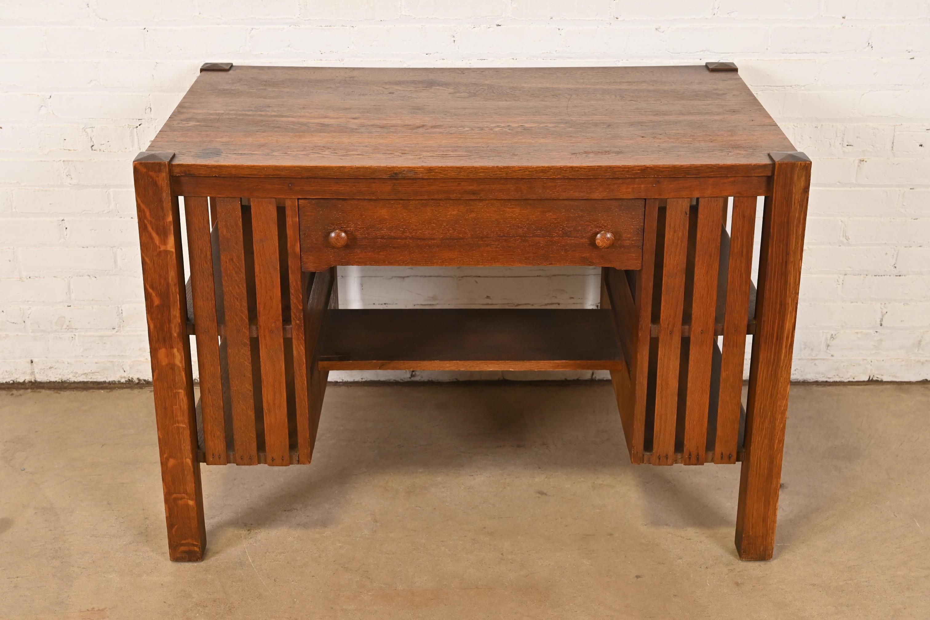 Stickley Brothers Style Antiker Mission Arts & Crafts-Schreibtisch, CIRCA 1900 (amerikanisch) im Angebot