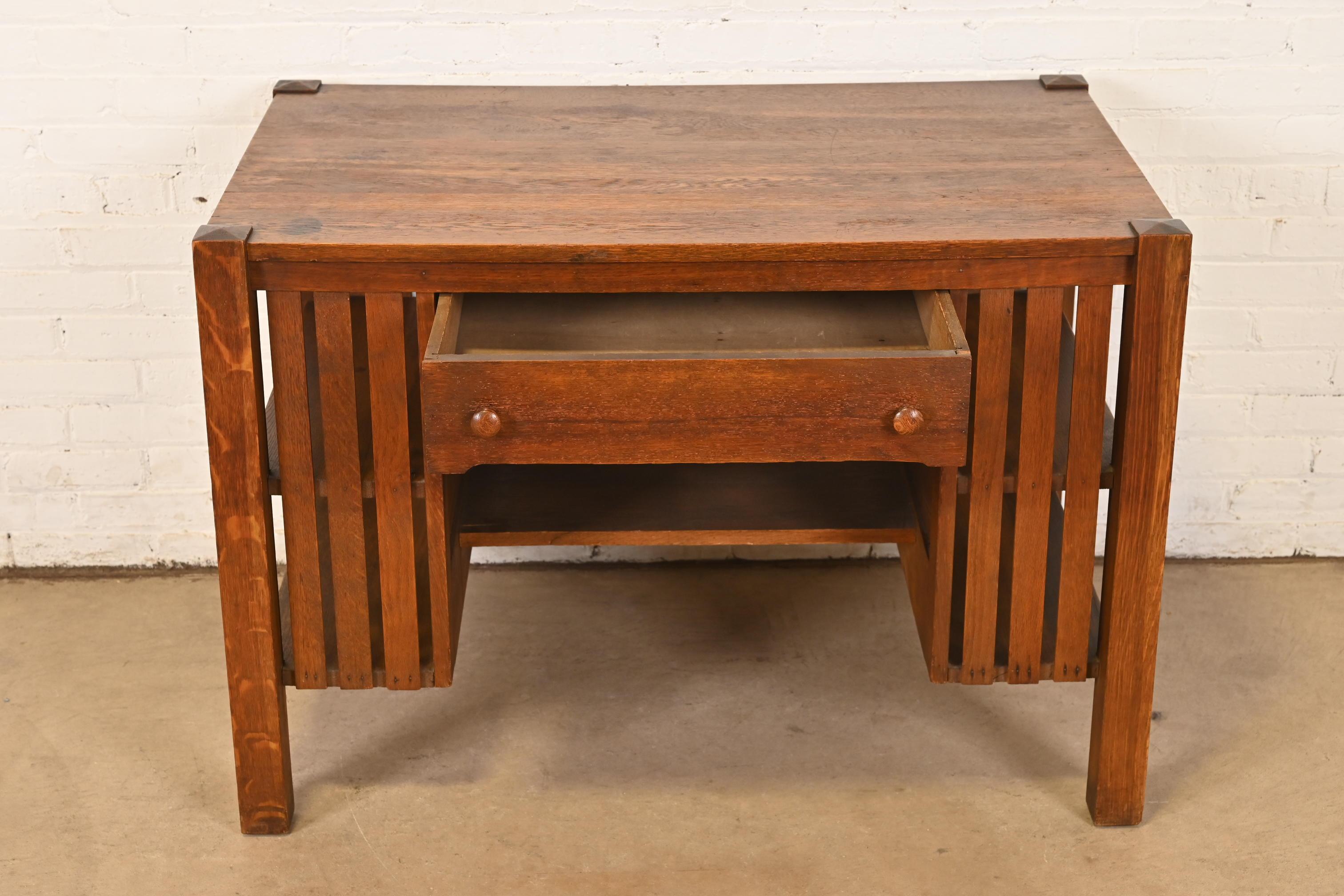 Stickley Brothers Style Antiker Mission Arts & Crafts-Schreibtisch, CIRCA 1900 (20. Jahrhundert) im Angebot