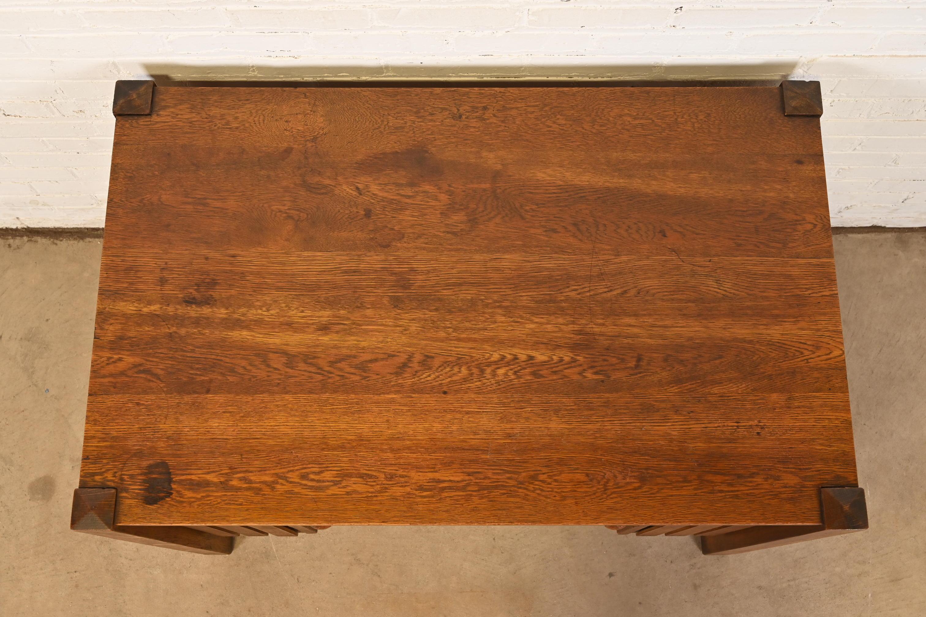 Stickley Brothers Style Antiker Mission Arts & Crafts-Schreibtisch, CIRCA 1900 im Angebot 1