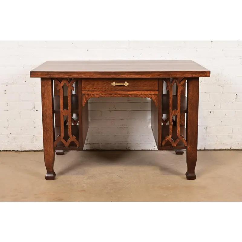 Americano Scrivania Mission Arts & Crafts di Stickley Brothers in stile Oak, appena rifinita in vendita