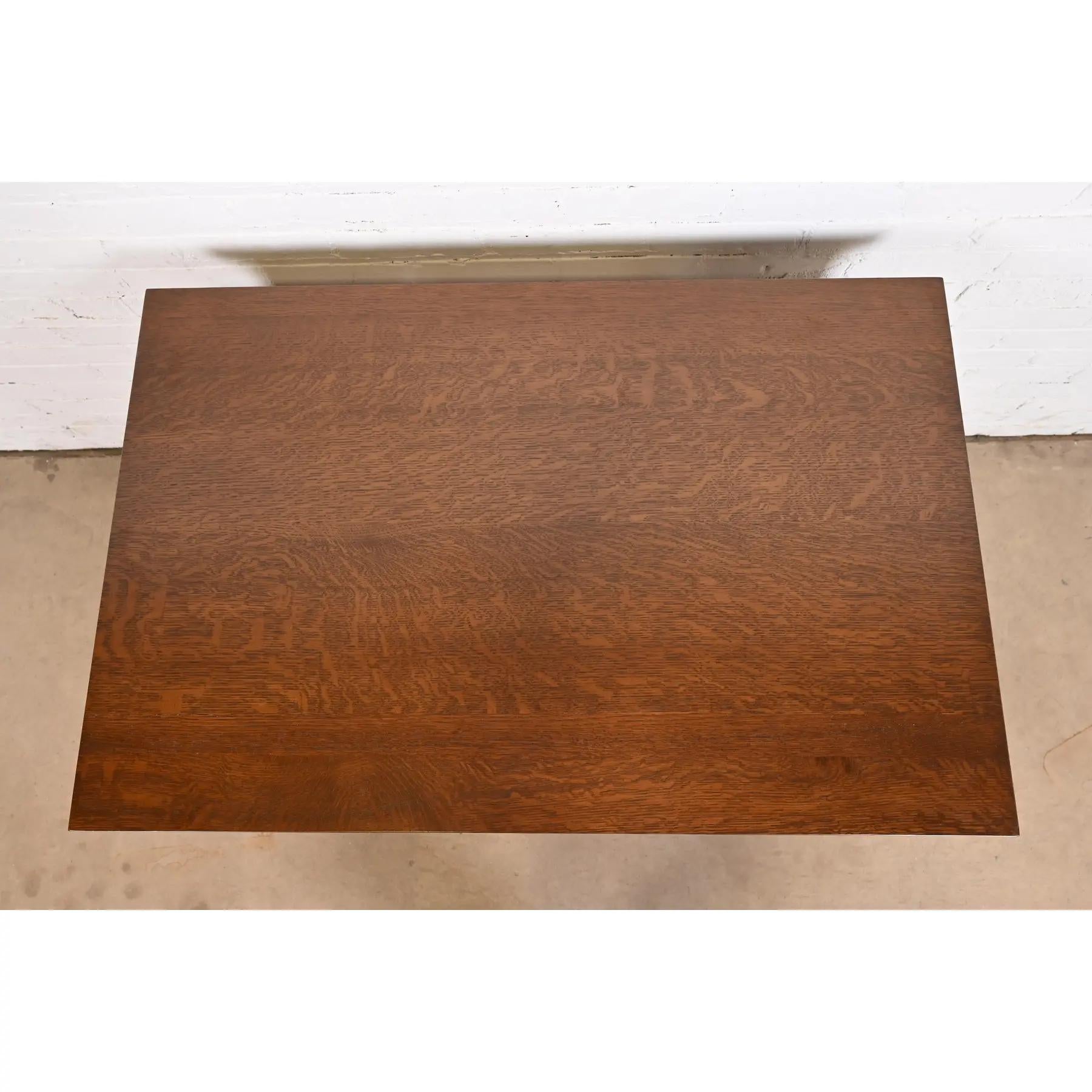 Bureau Mission en chêne de style Stickley Brothers, récemment restauré en vente 4