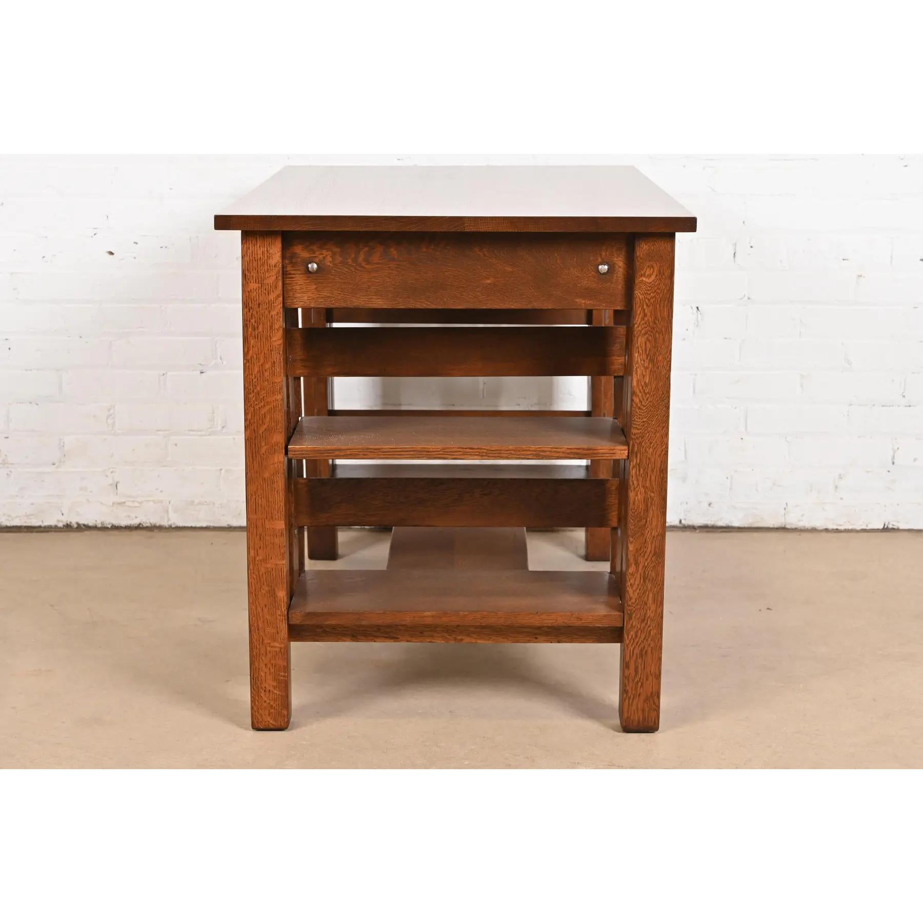 Bureau Mission en chêne de style Stickley Brothers, récemment restauré en vente 5