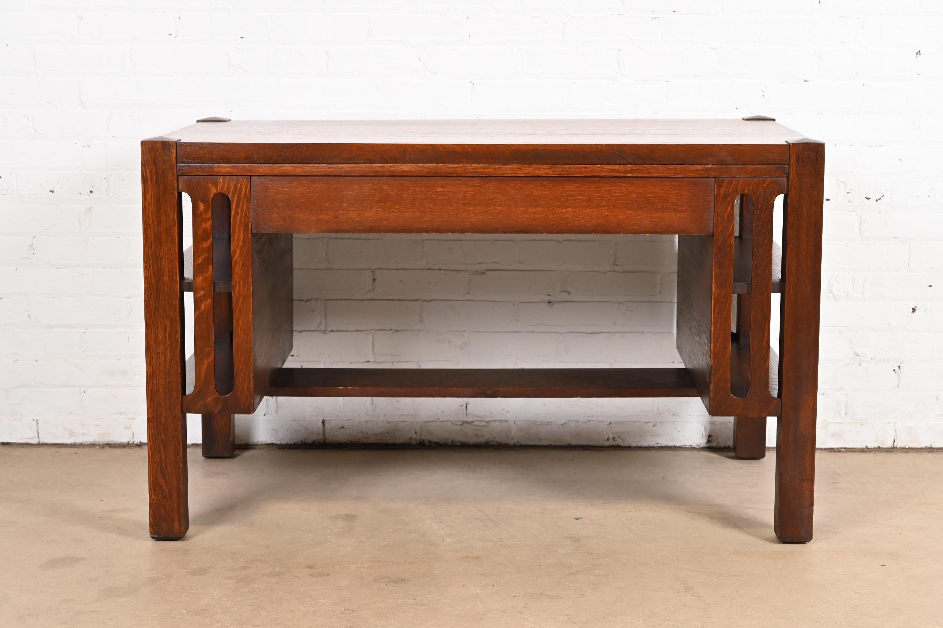 Stickley Brothers Stil Antiker Mission Eichenholz Arts & Crafts Schreibtisch oder Bibliothekstisch im Angebot 6