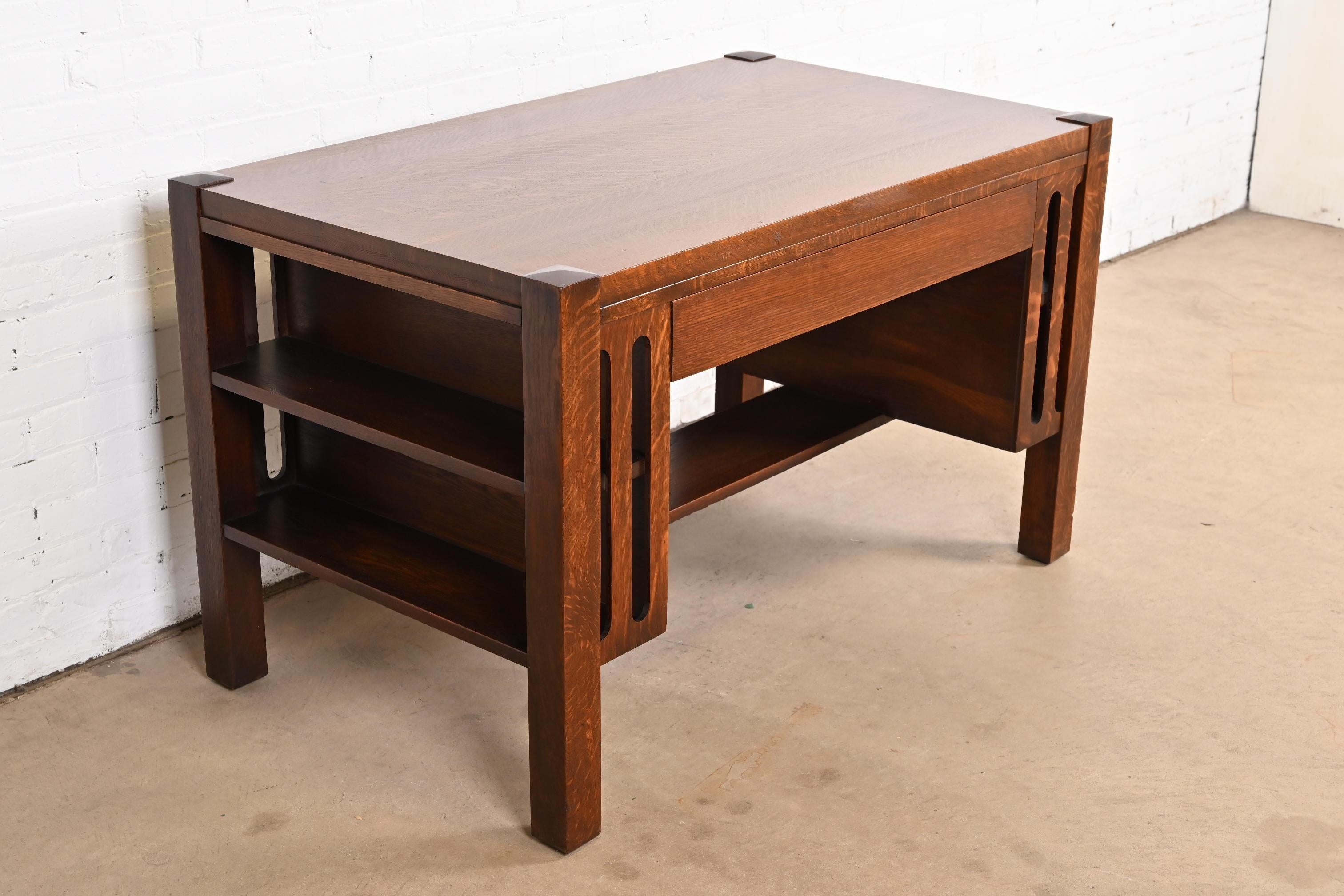 Stickley Brothers Stil Antiker Mission Eichenholz Arts & Crafts Schreibtisch oder Bibliothekstisch (amerikanisch) im Angebot