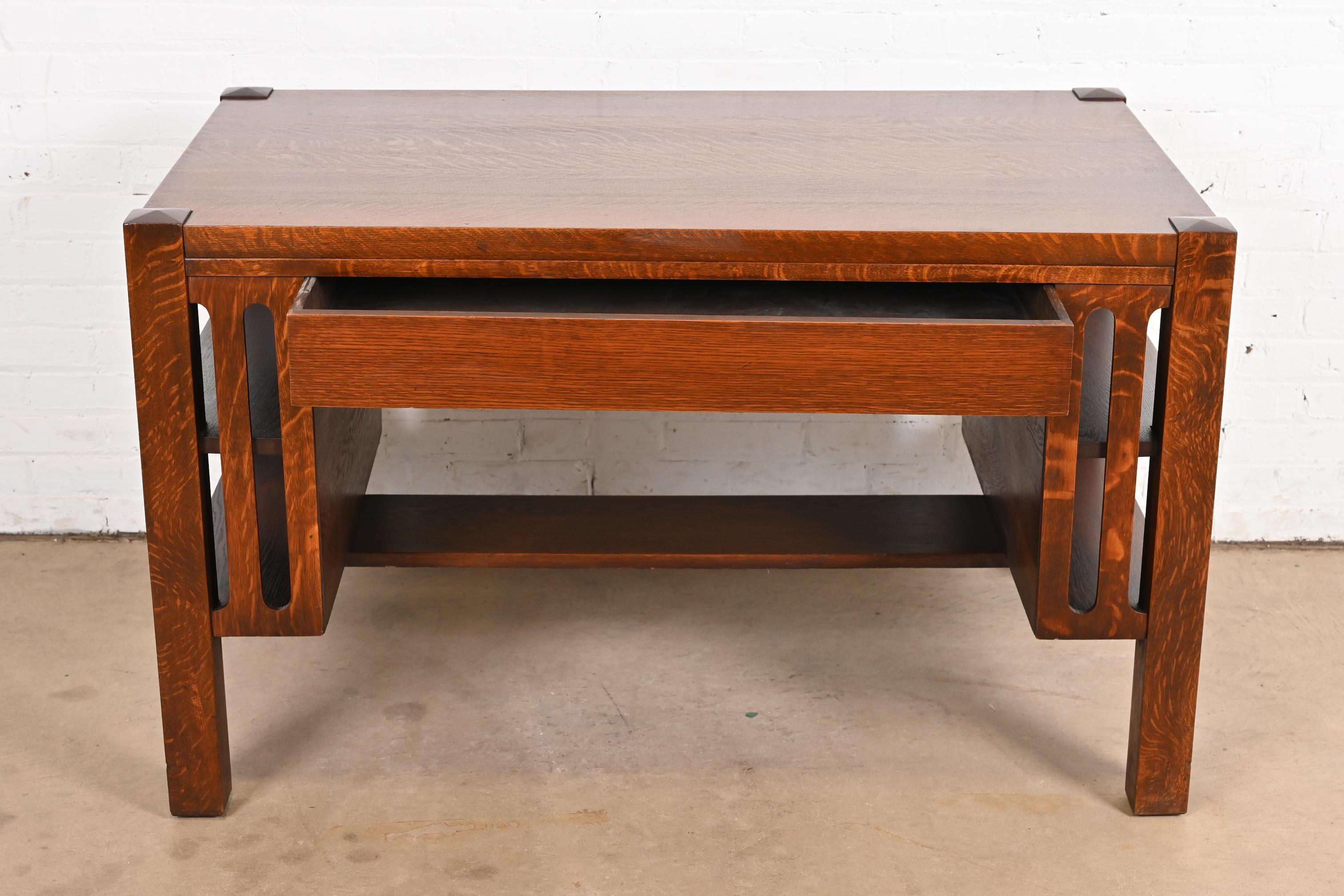 Stickley Brothers Stil Antiker Mission Eichenholz Arts & Crafts Schreibtisch oder Bibliothekstisch im Zustand „Gut“ im Angebot in South Bend, IN