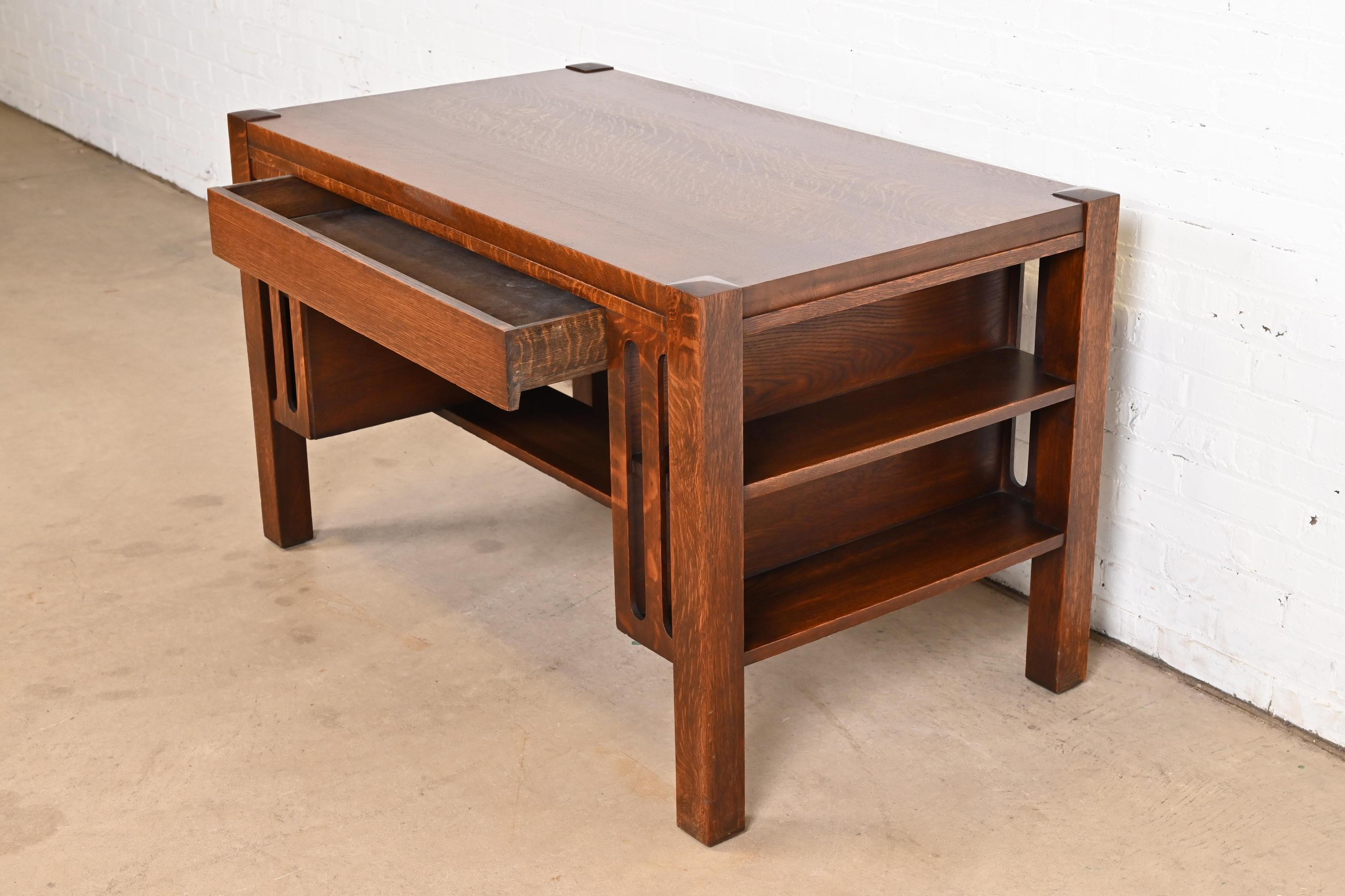 Stickley Brothers Stil Antiker Mission Eichenholz Arts & Crafts Schreibtisch oder Bibliothekstisch (20. Jahrhundert) im Angebot
