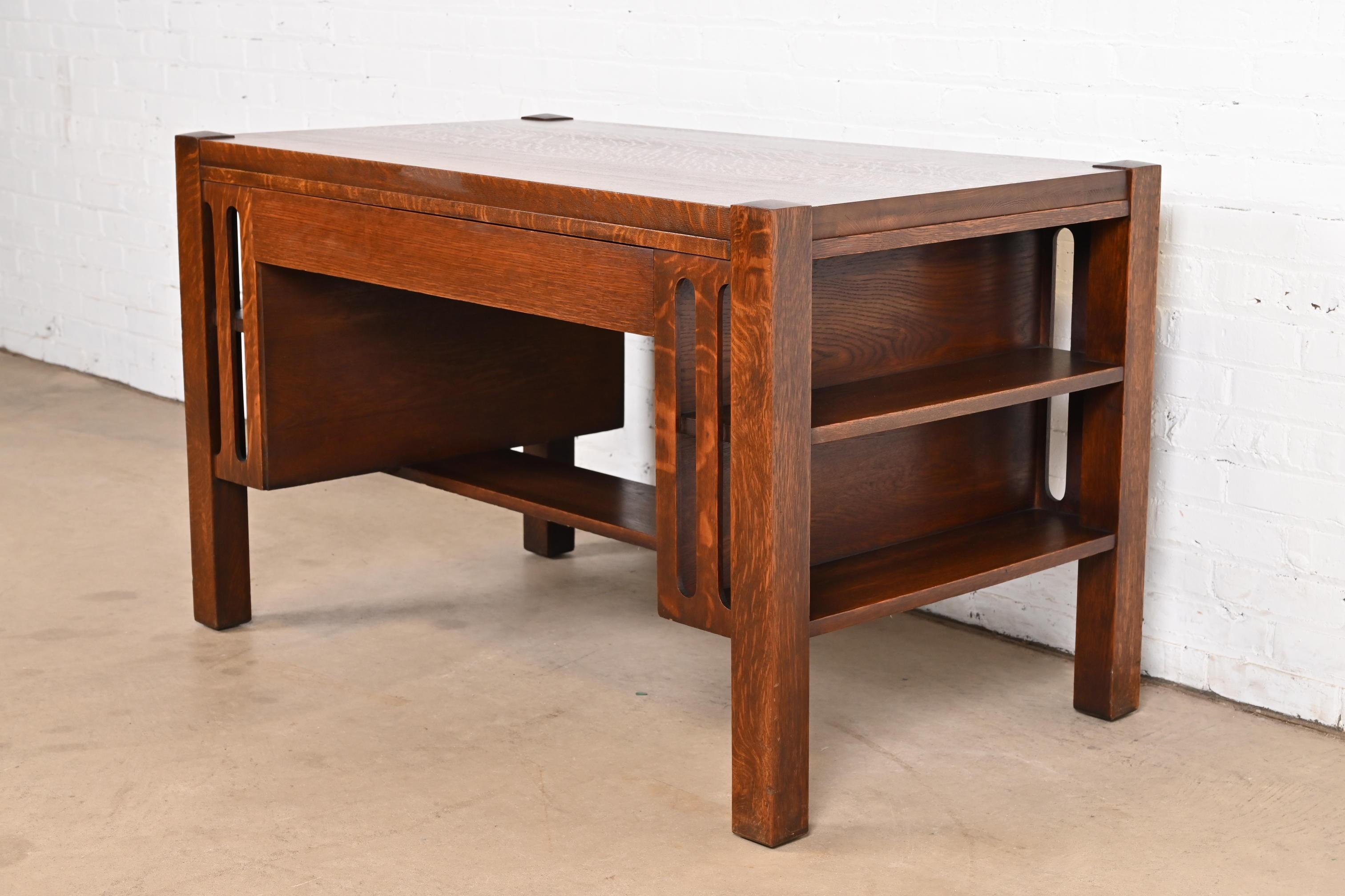 Stickley Brothers Stil Antiker Mission Eichenholz Arts & Crafts Schreibtisch oder Bibliothekstisch im Angebot 1