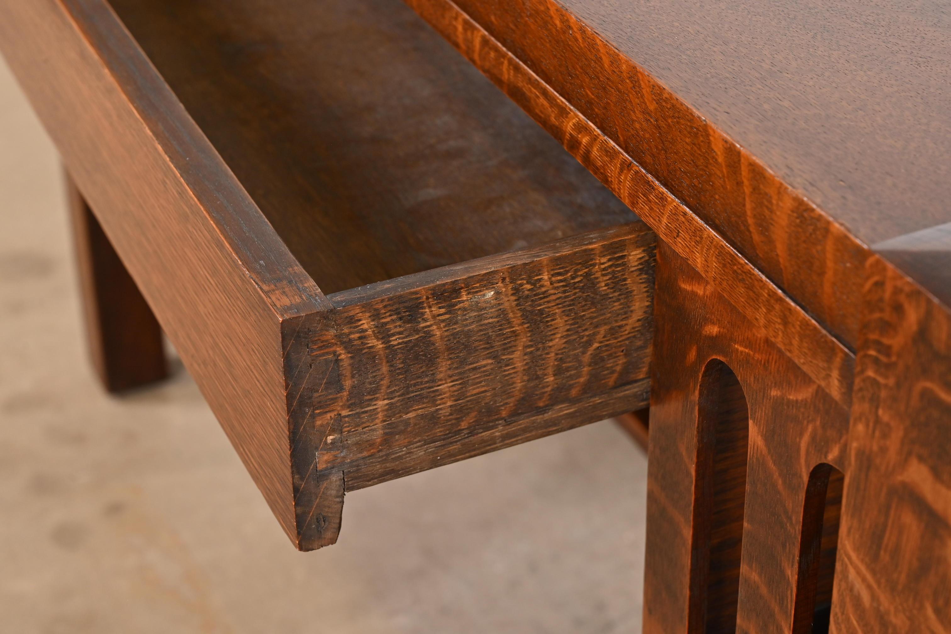 Stickley Brothers Stil Antiker Mission Eichenholz Arts & Crafts Schreibtisch oder Bibliothekstisch im Angebot 2