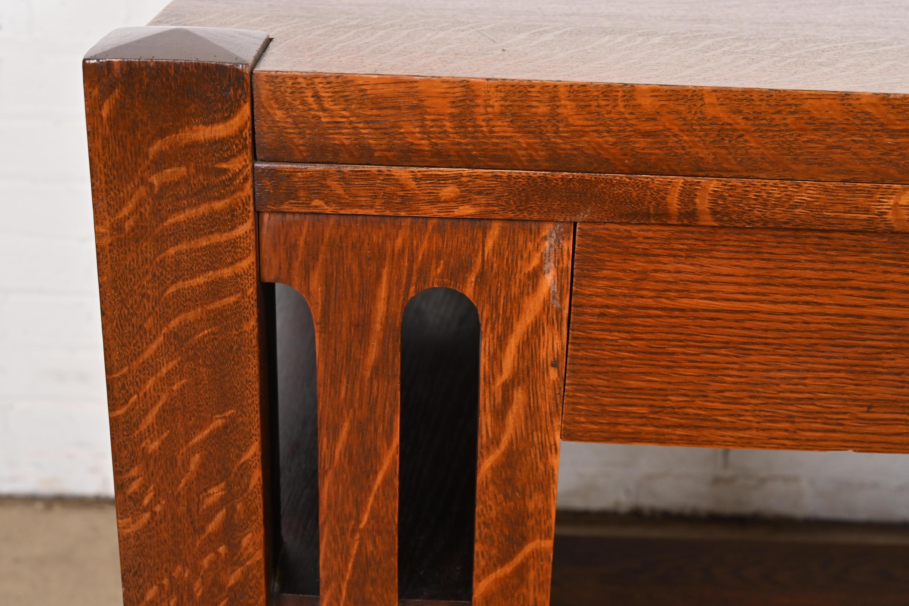 Stickley Brothers Stil Antiker Mission Eichenholz Arts & Crafts Schreibtisch oder Bibliothekstisch im Angebot 3