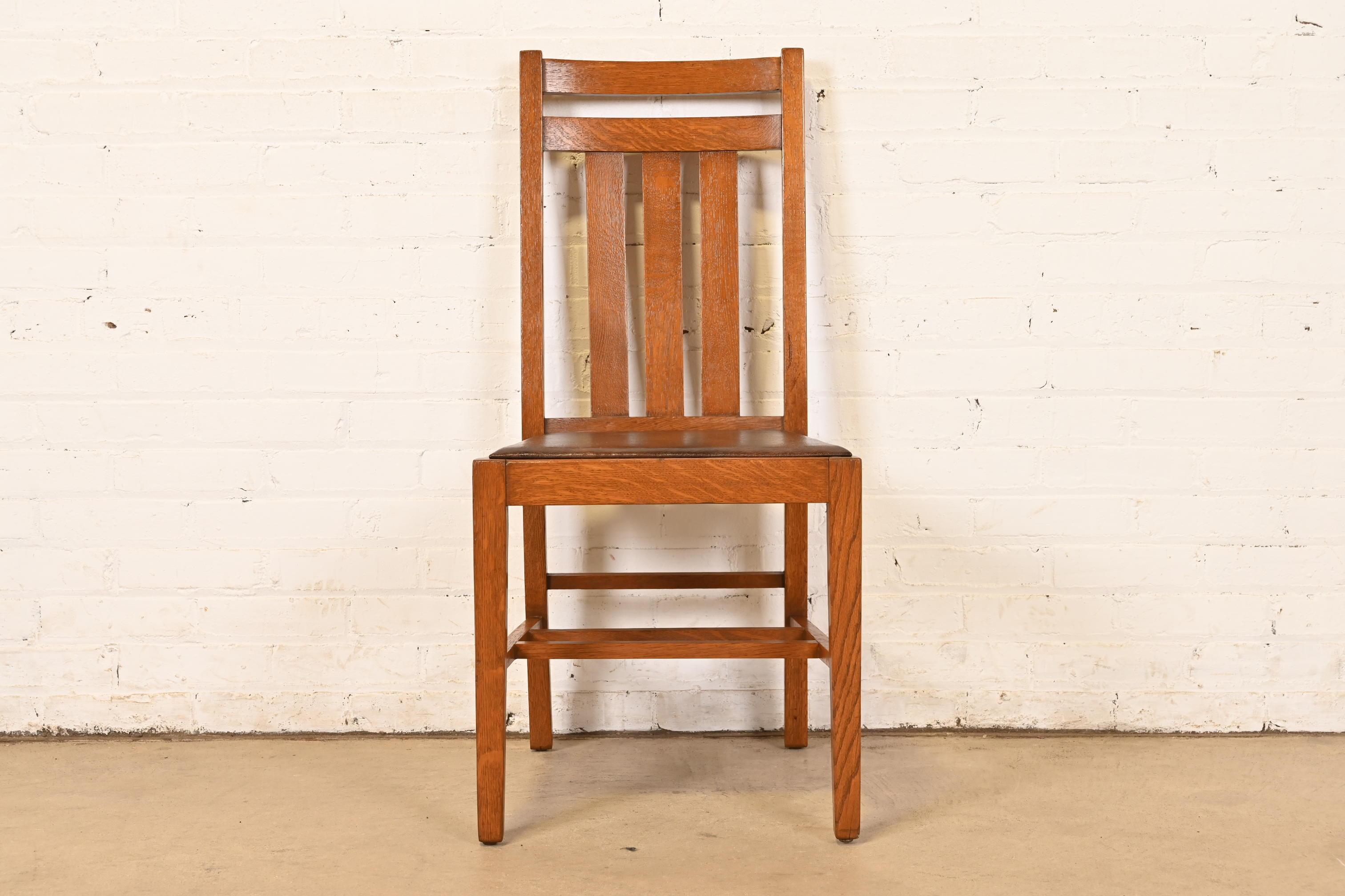 Stickley Brothers Stil Antike Mission Arts & Crafts Eiche Schreibtisch oder Beistellstuhl (Arts and Crafts) im Angebot